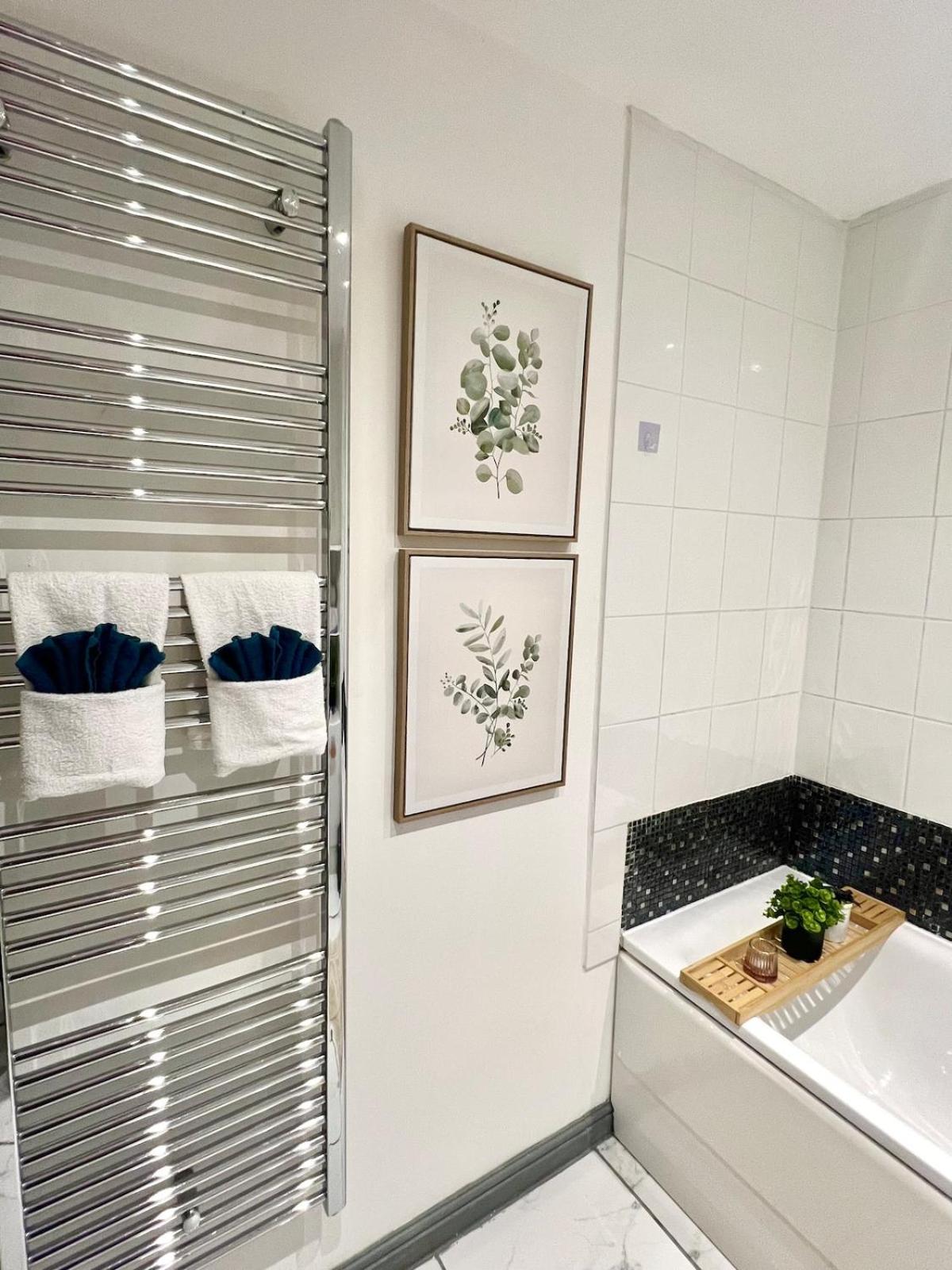 Em Southwark Apartment