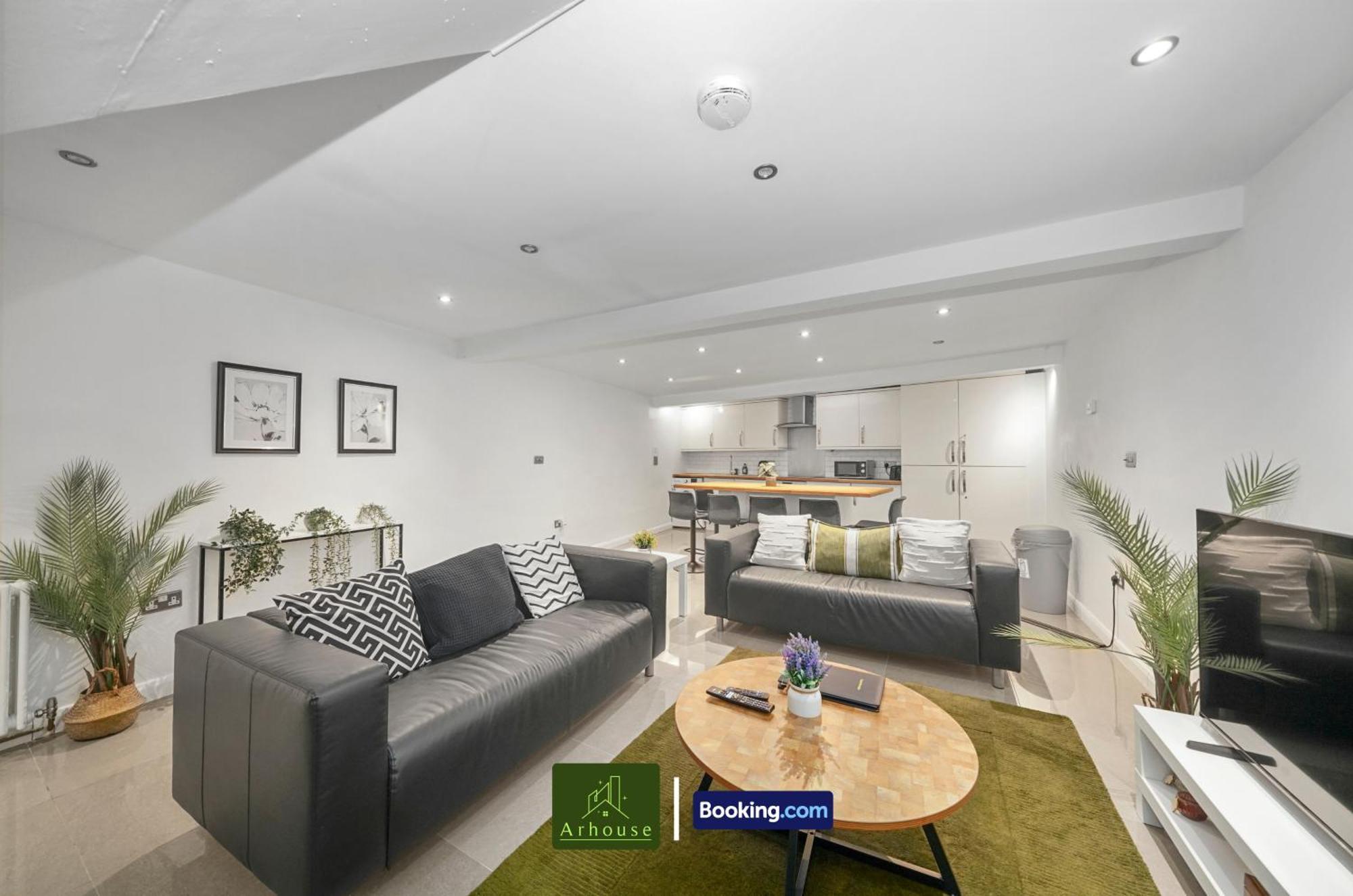 Two Bedroom By Arhouse Short Lets & Serviced Clapham With Free Wifi *