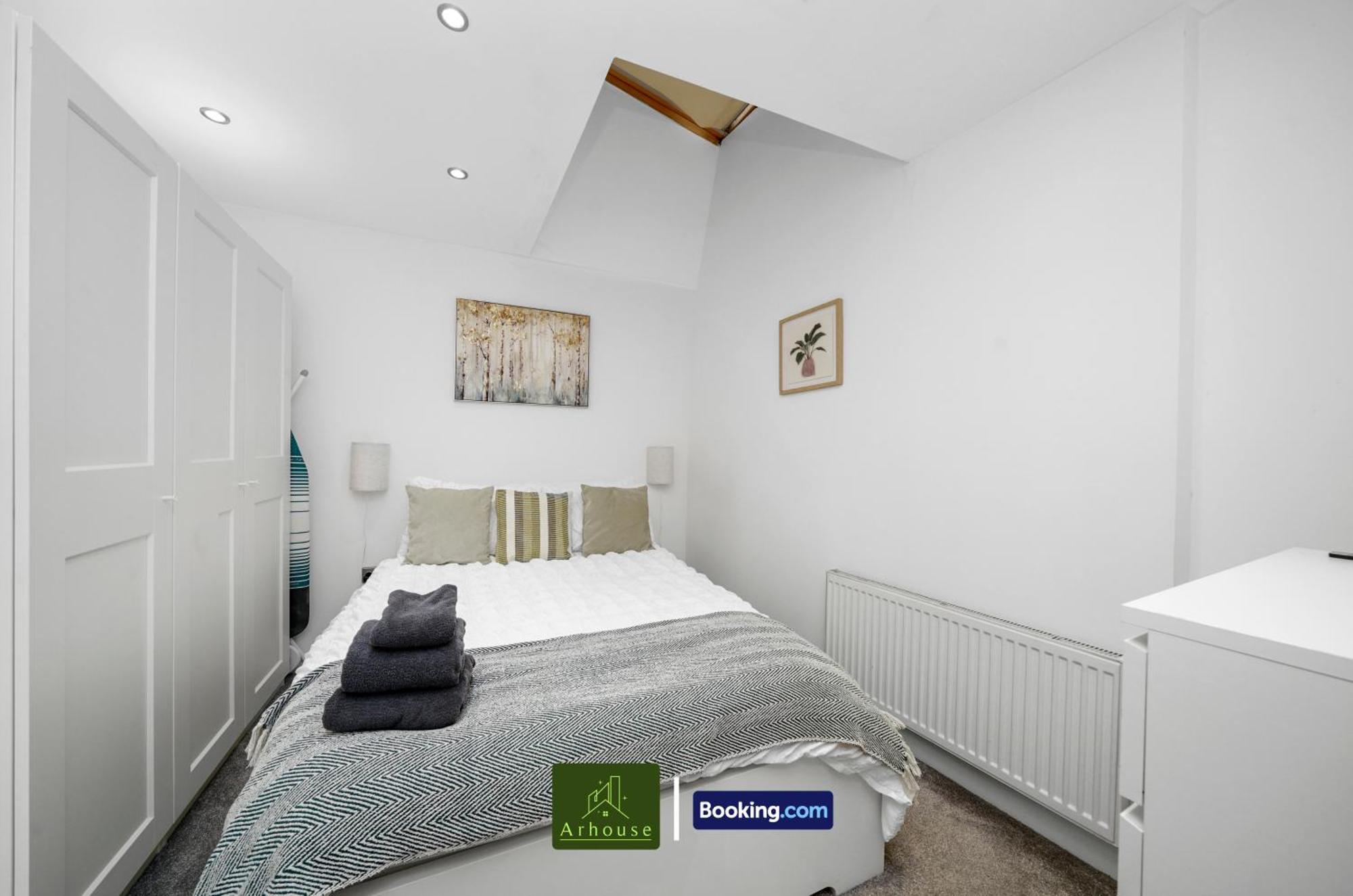 Apartment Two Bedroom By Arhouse Short Lets & Serviced Clapham With Free Wifi *