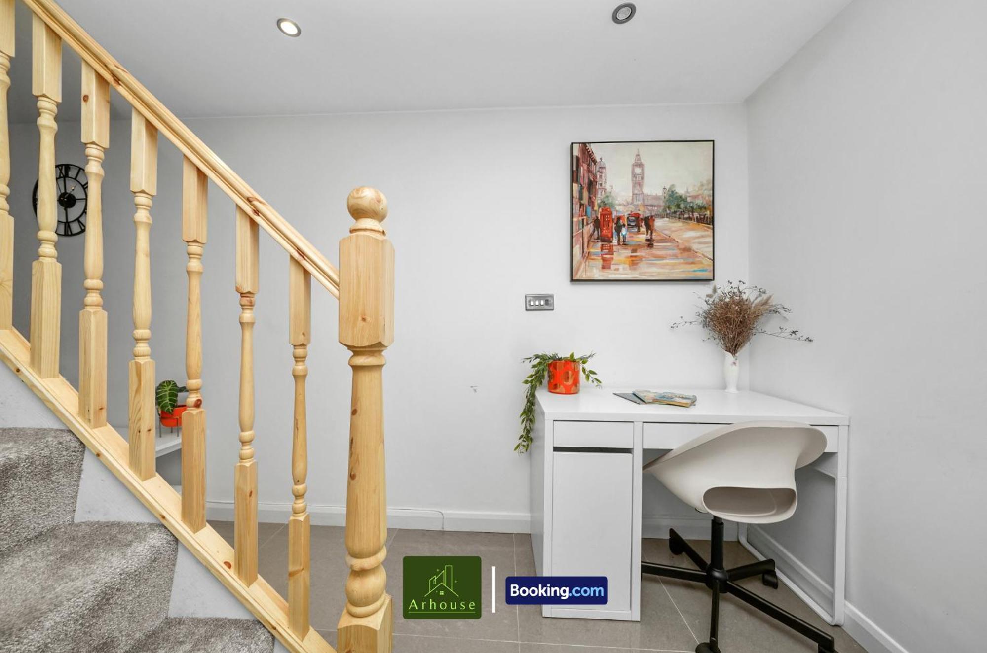 Two Bedroom By Arhouse Short Lets & Serviced Clapham With Free Wifi Apartment *