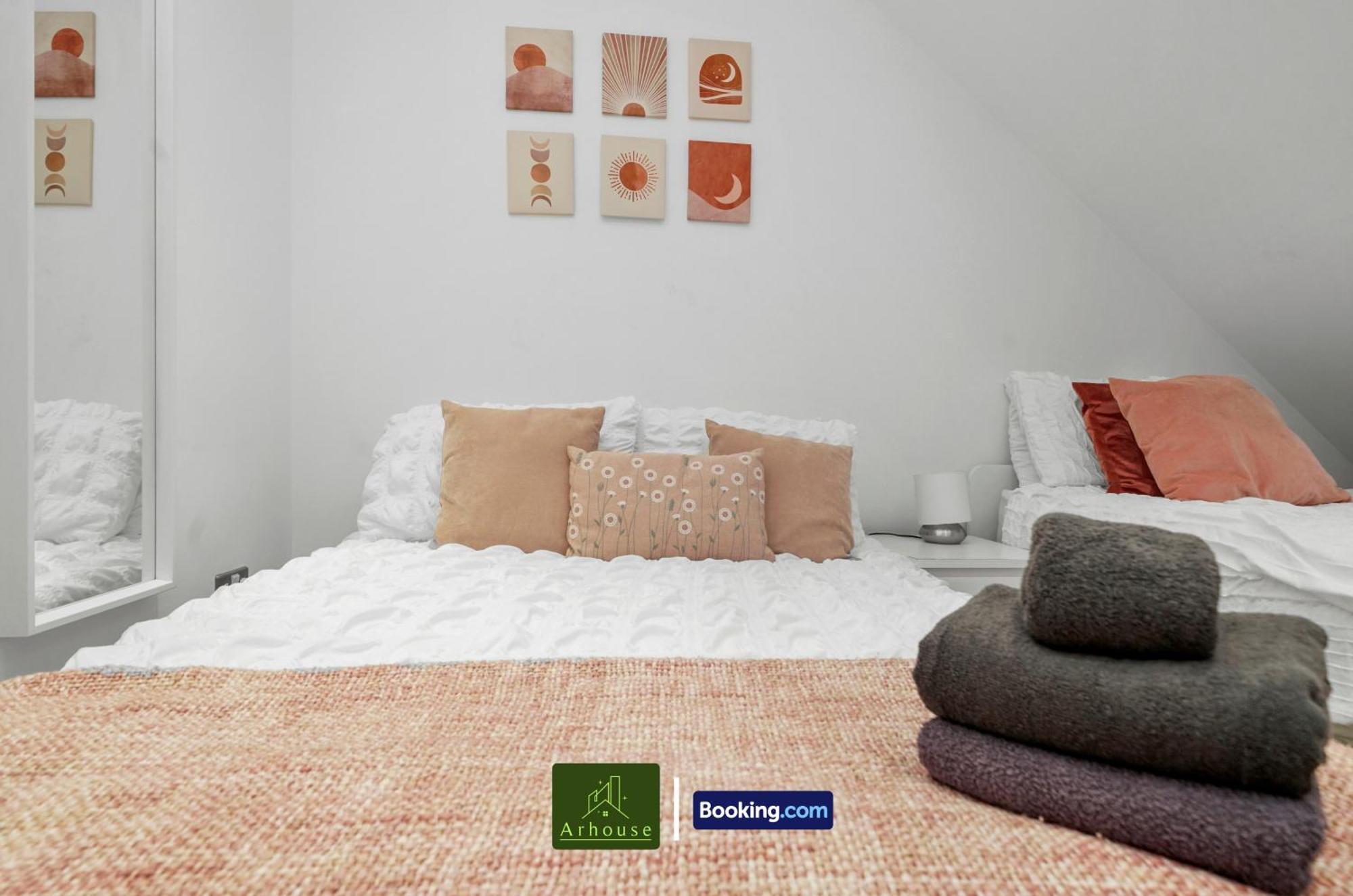 Apartment Two Bedroom By Arhouse Short Lets & Serviced Clapham With Free Wifi *