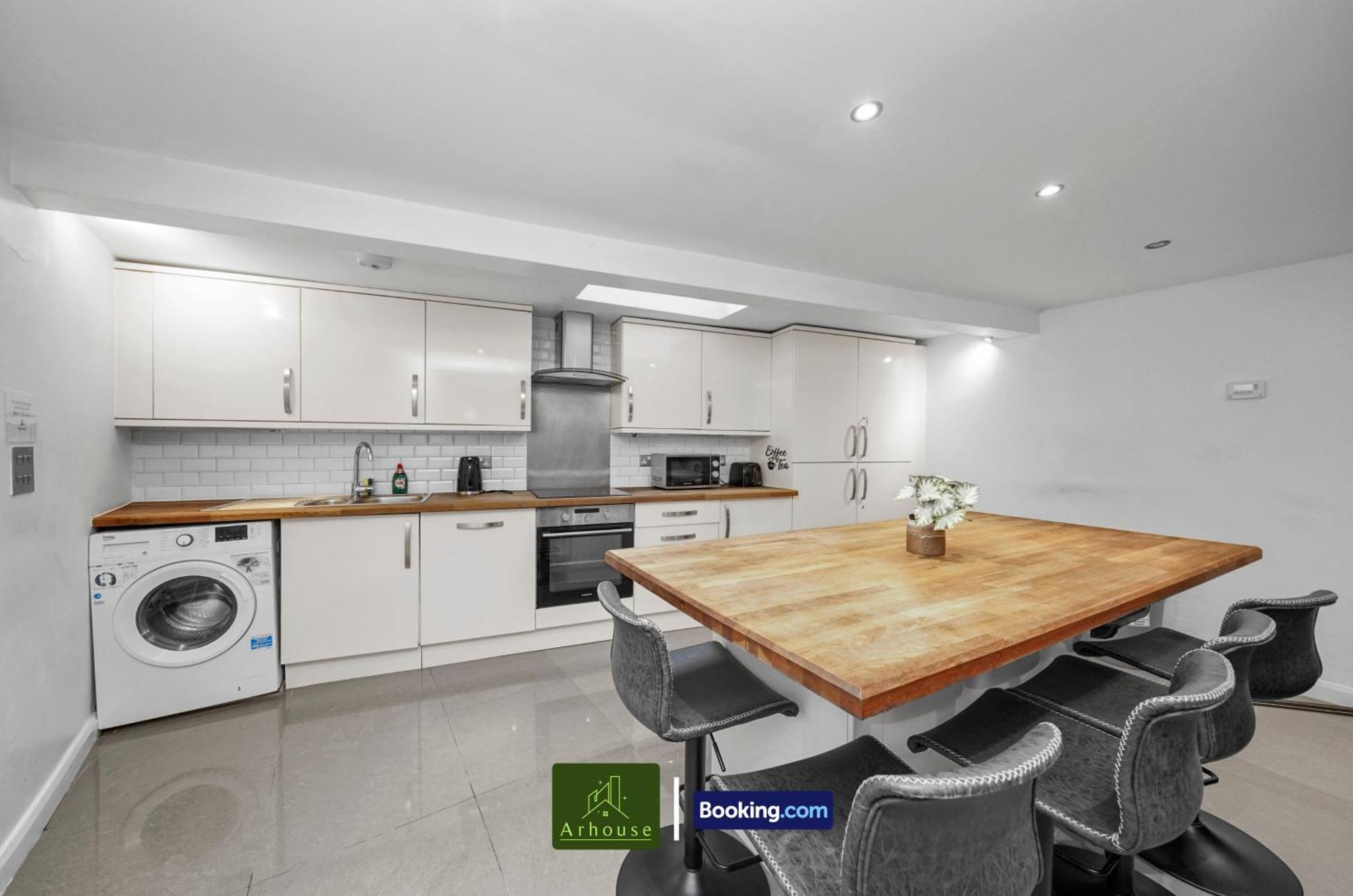 Two Bedroom By Arhouse Short Lets & Serviced Clapham With Free Wifi Apartment London