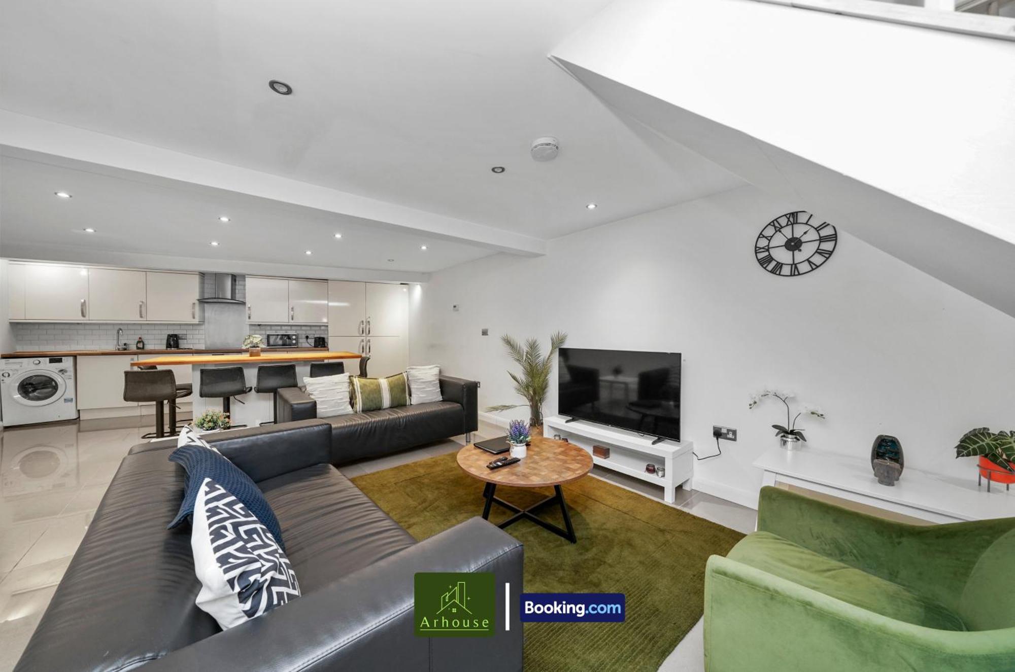 Two Bedroom By Arhouse Short Lets & Serviced Clapham With Free Wifi * London