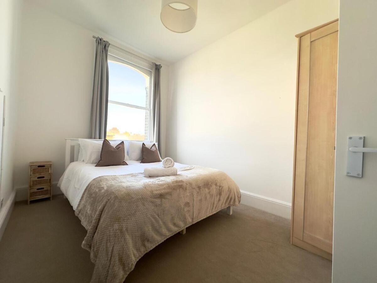Apartamento 3 Bed, 2 Bath With Terrace & Local Entertainment Londres