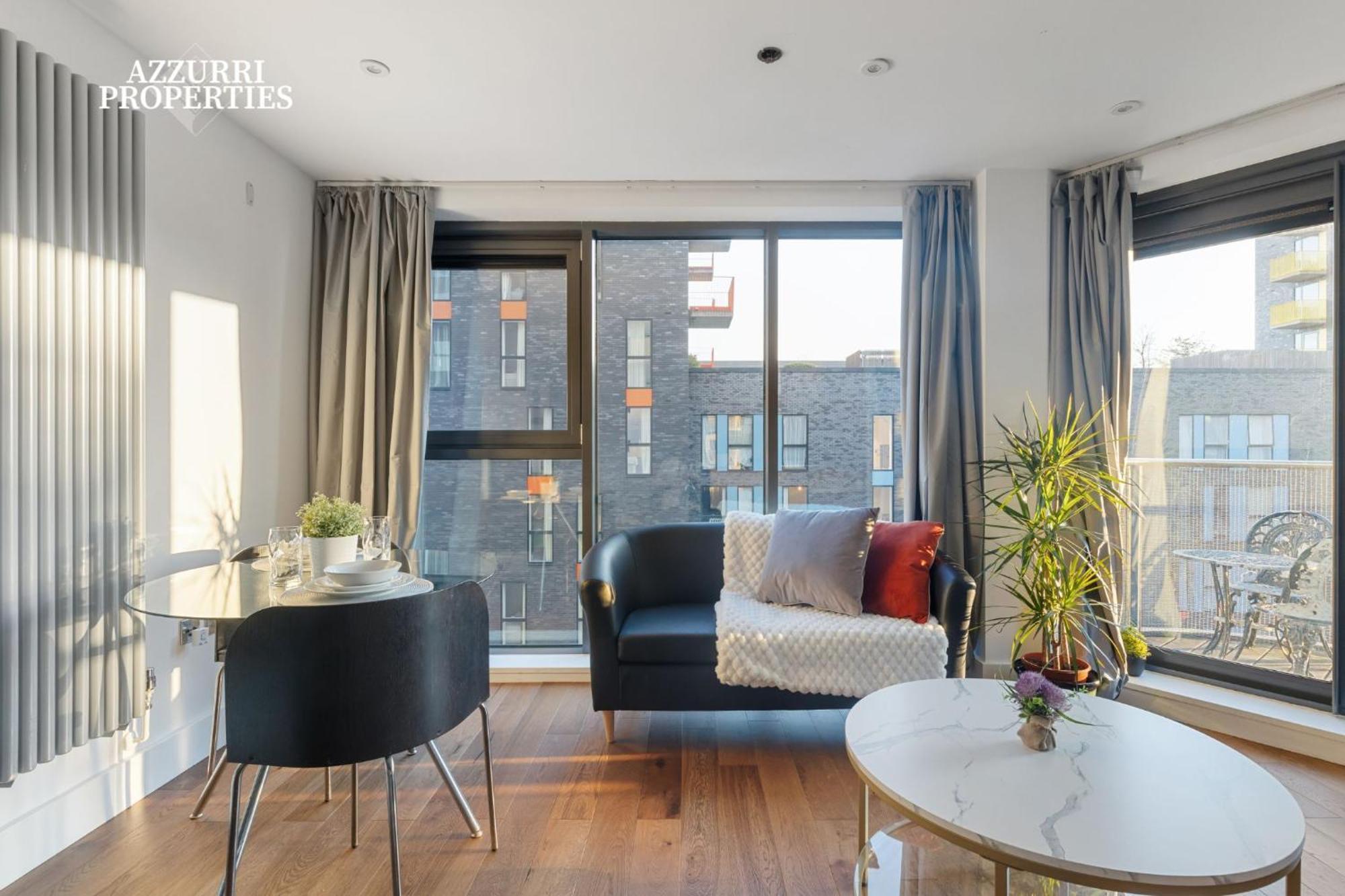 2 Bed Only Five Minutes Walk From Crossharbour Appartement Londen