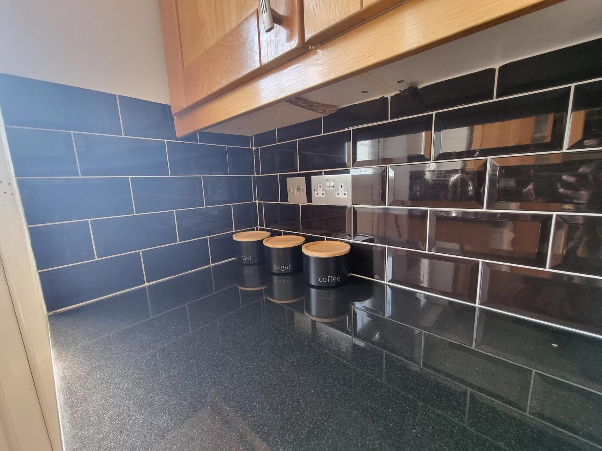2nd Flr 3 Bed Flat In The Heart Of Edgware Road-g20 London