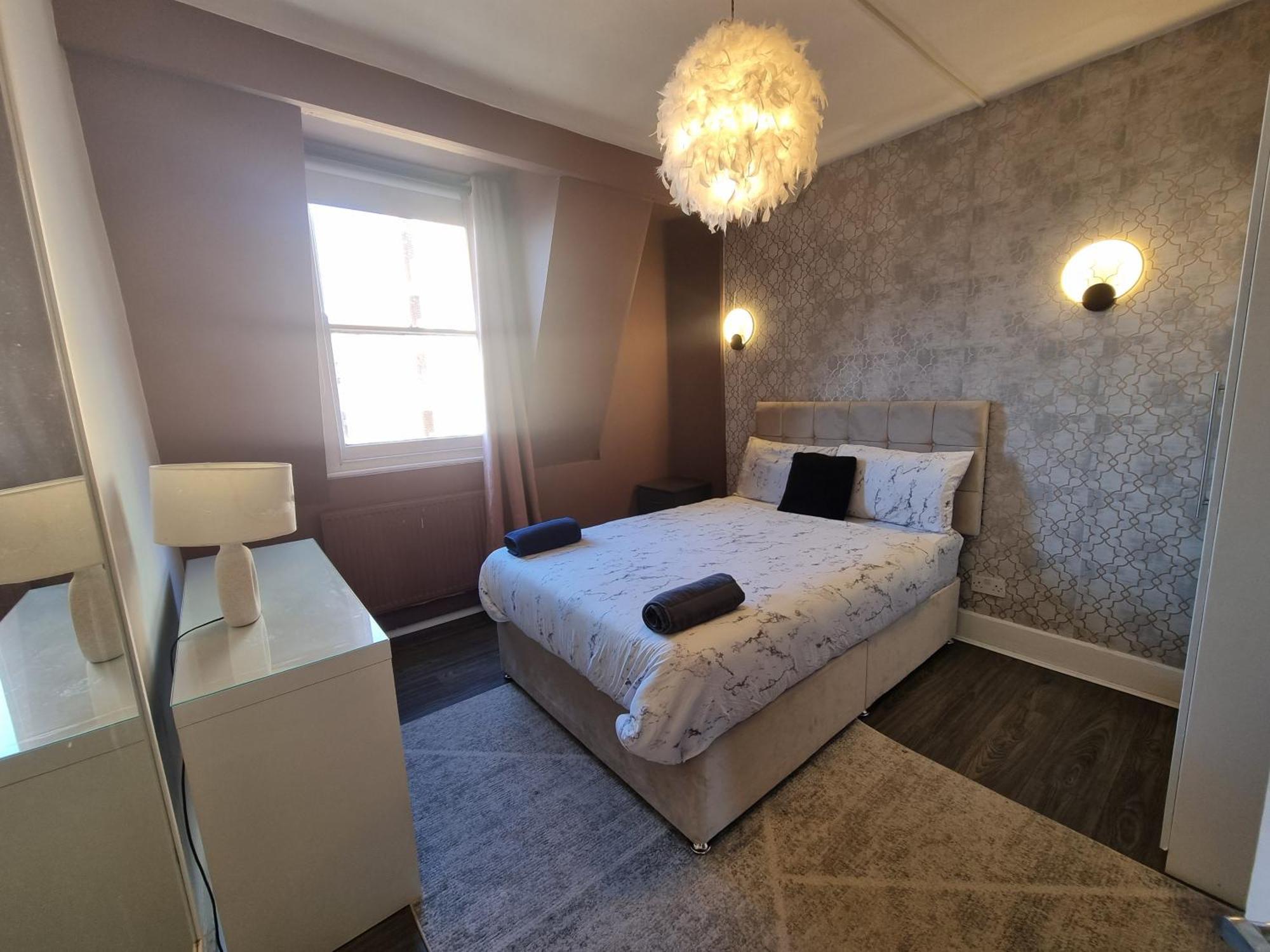 A8-3rd Floor 3-bed Flat In Elephant And Castle *