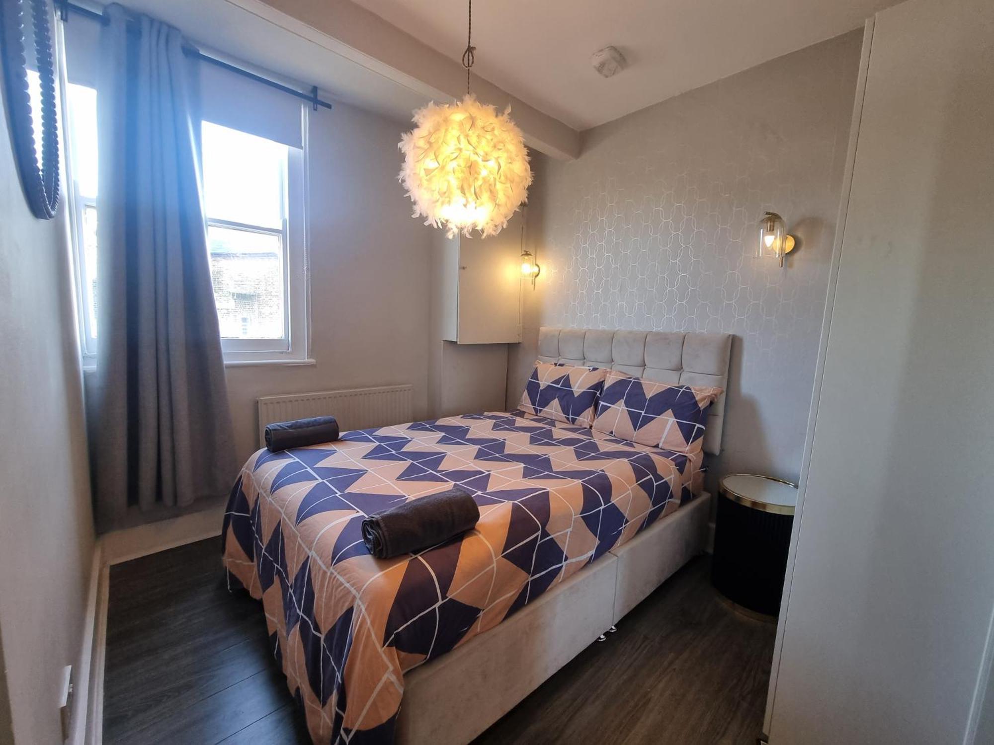 A8-3rd Floor 3-bed Flat In Elephant And Castle