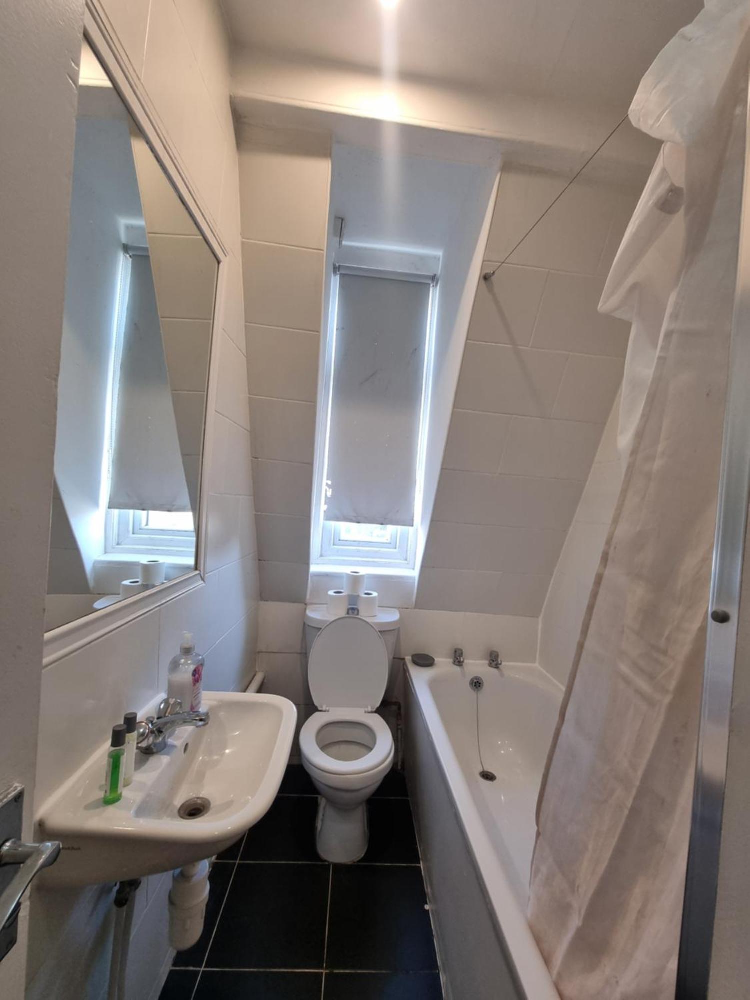 A8-3rd Floor 3-bed Flat In Elephant And Castle Apartment *