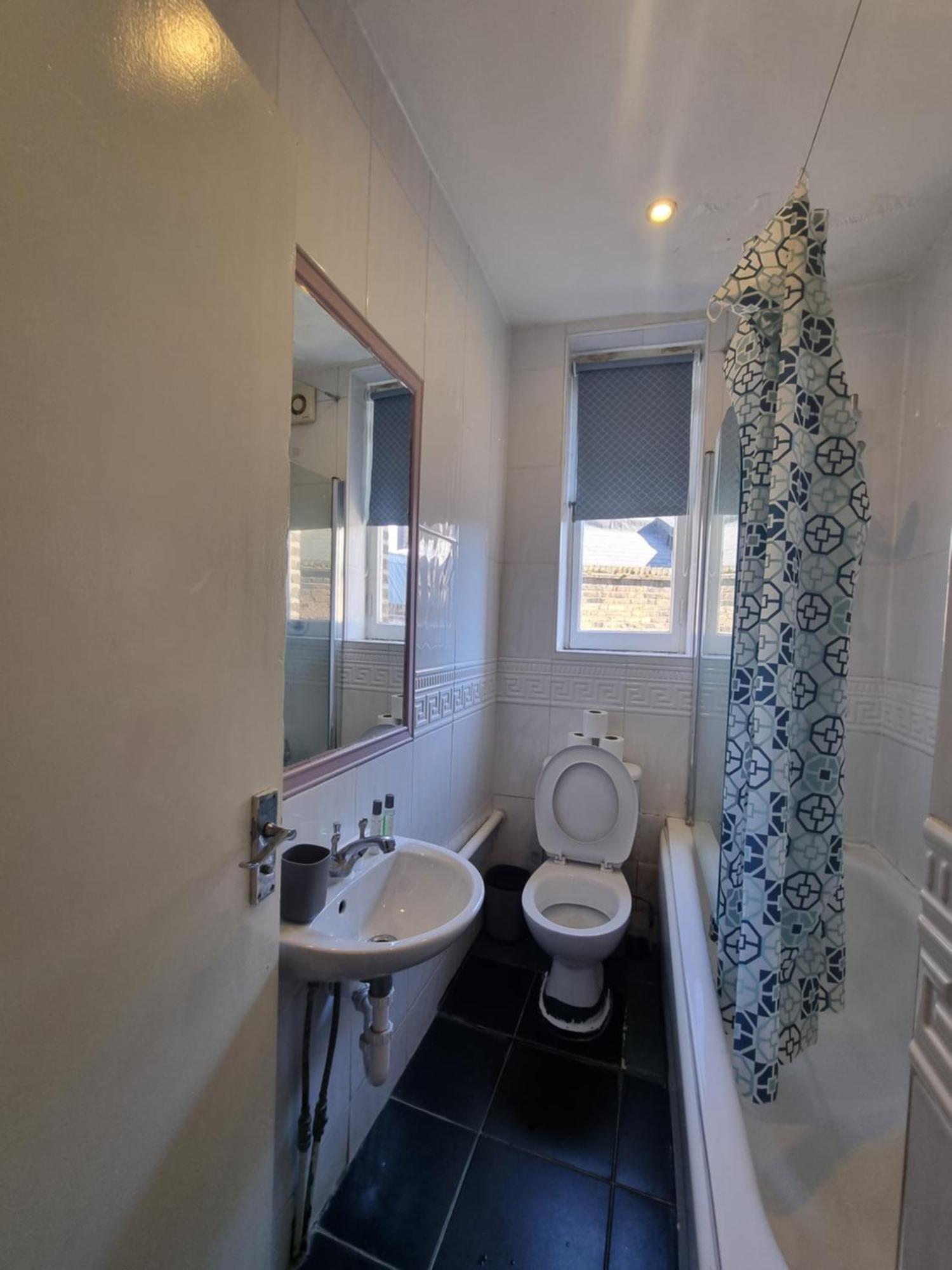 A4-1st Floor 3 Bed Flat Near Elephant And Castle Apartment London