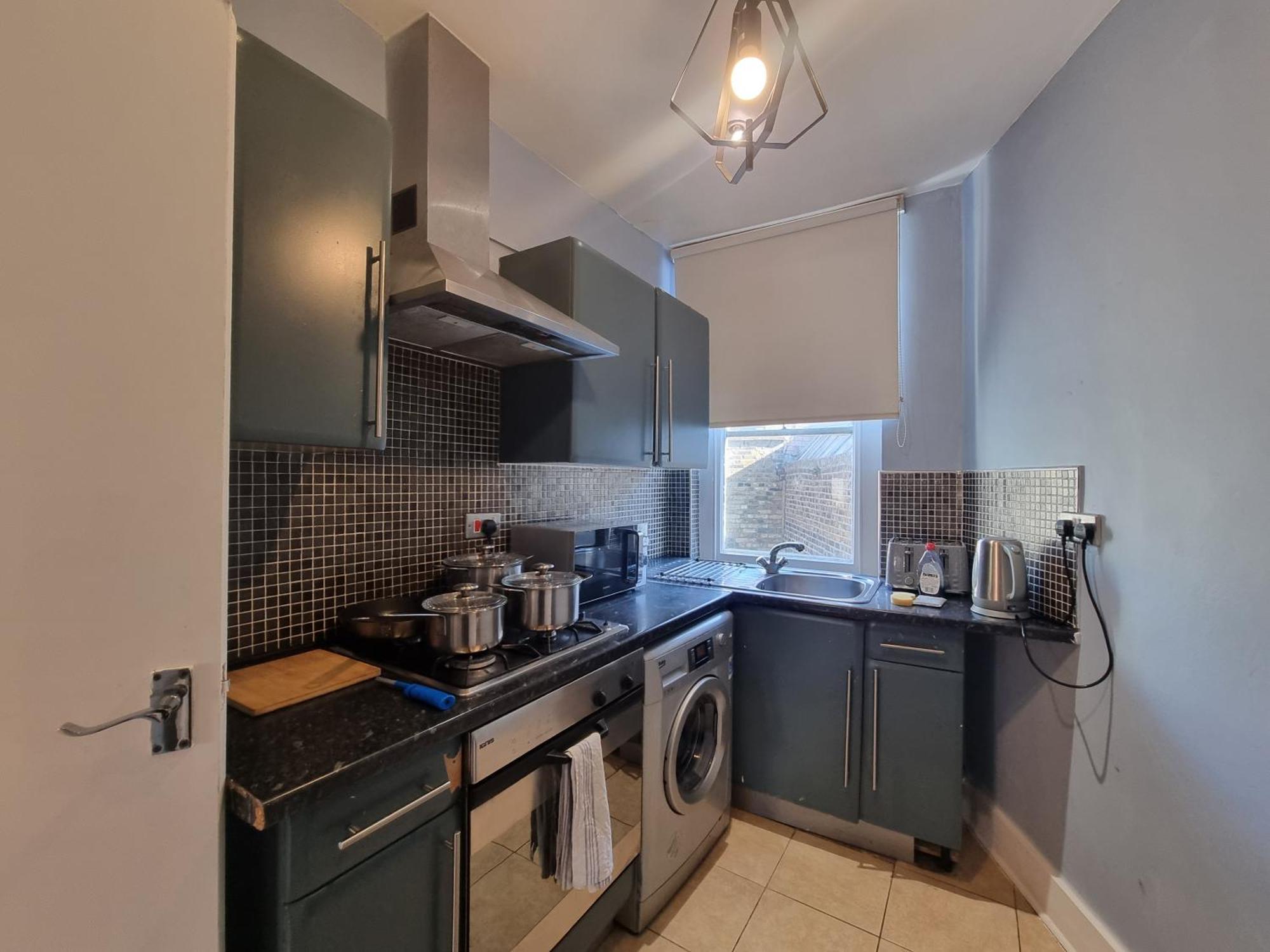 A4-1st Floor 3 Bed Flat Near Elephant And Castle