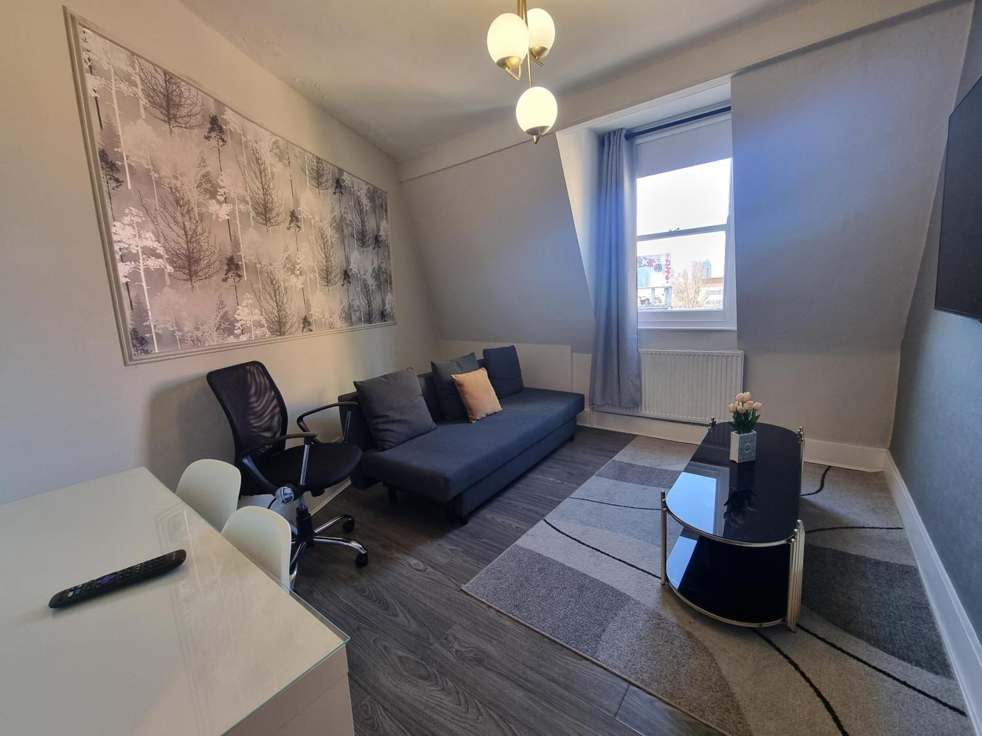 A8-3rd Floor 3-bed Flat In Elephant And Castle