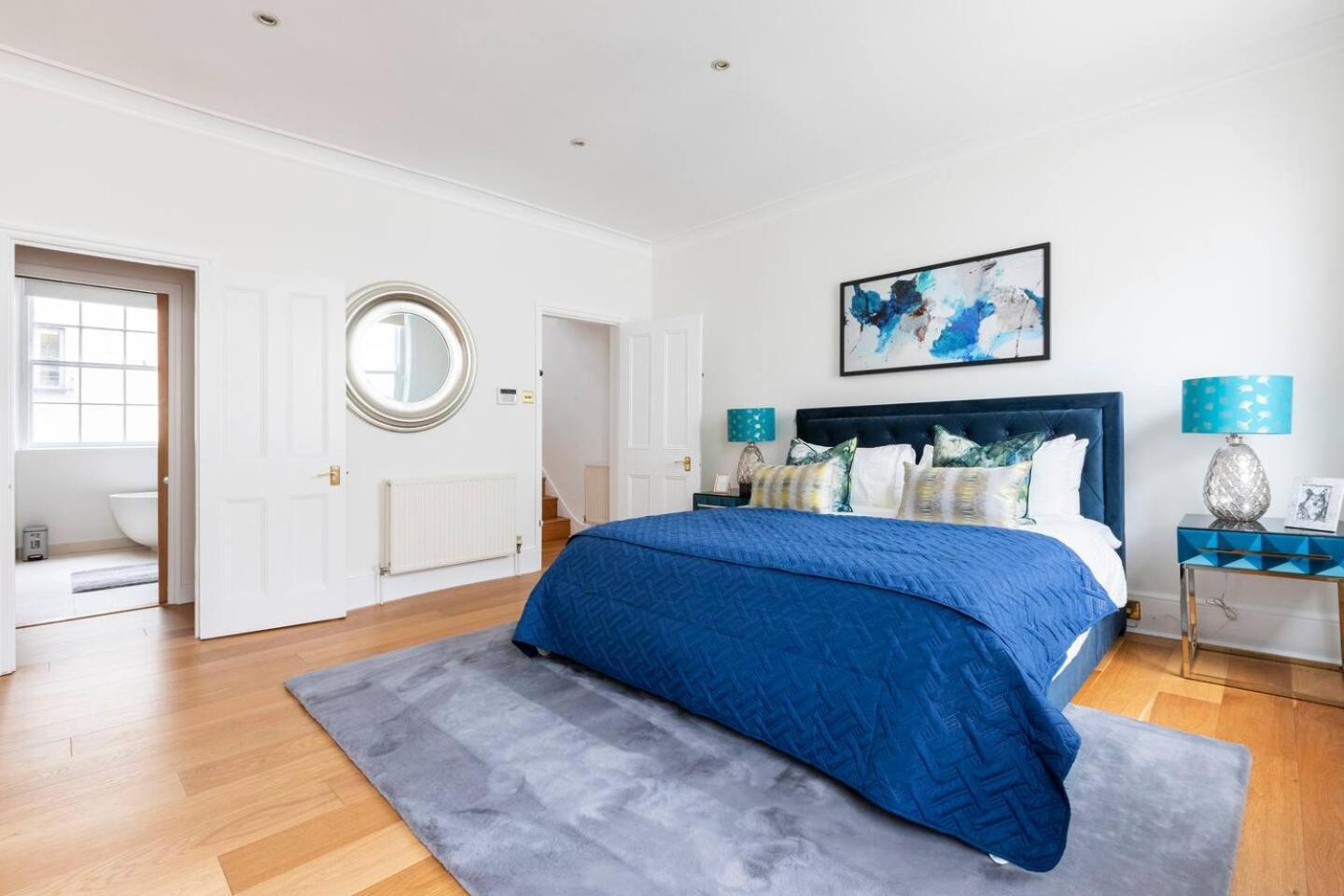 Townhouse Mansion By Buckingham Palace * London