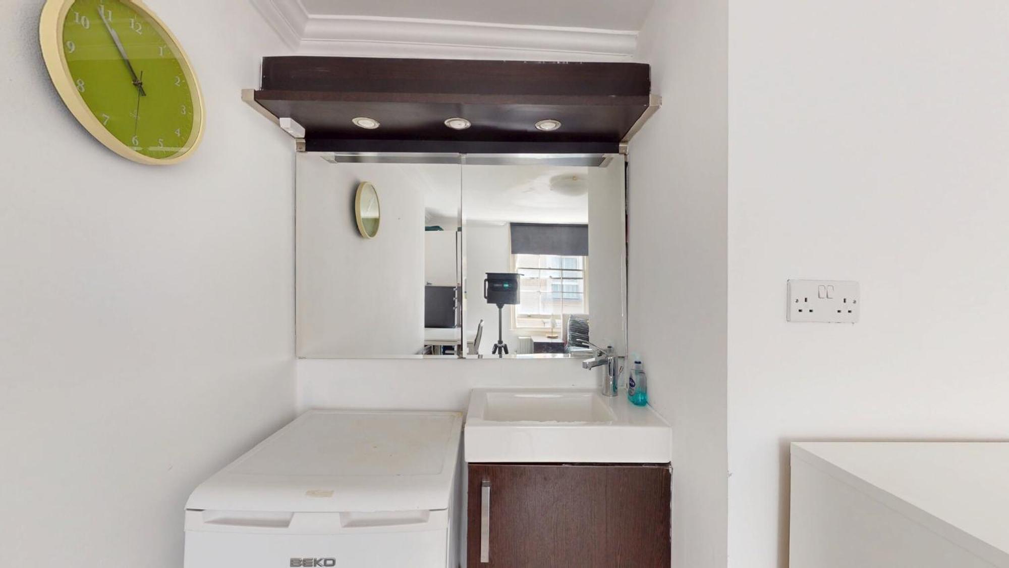 Homestay Charring Cross London, Prime Location London
