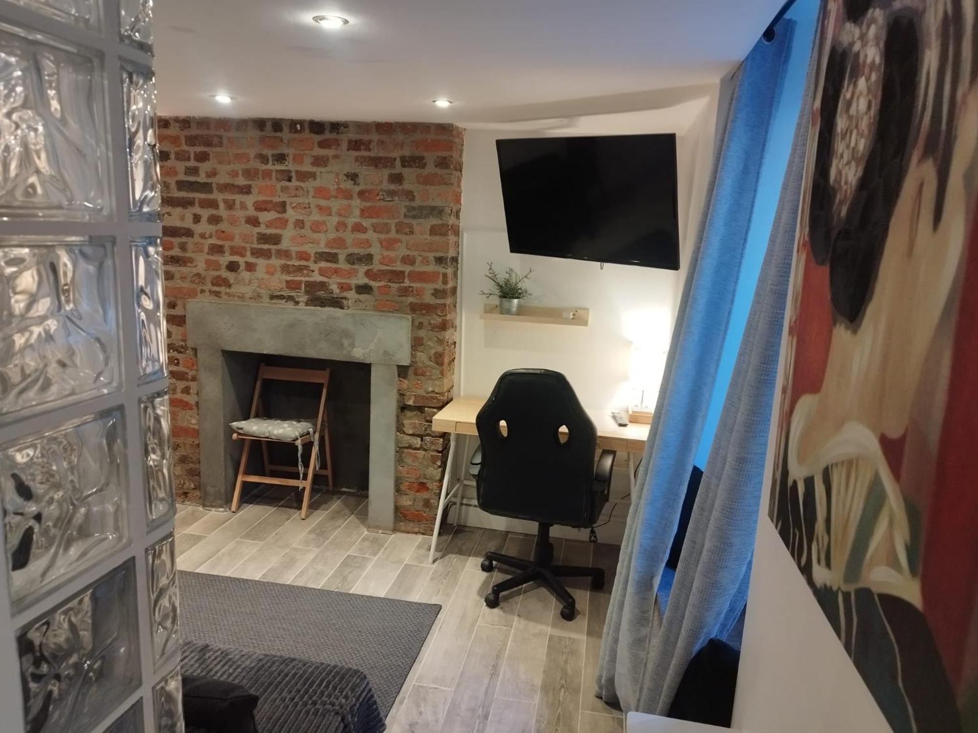 Apartment No 5 *