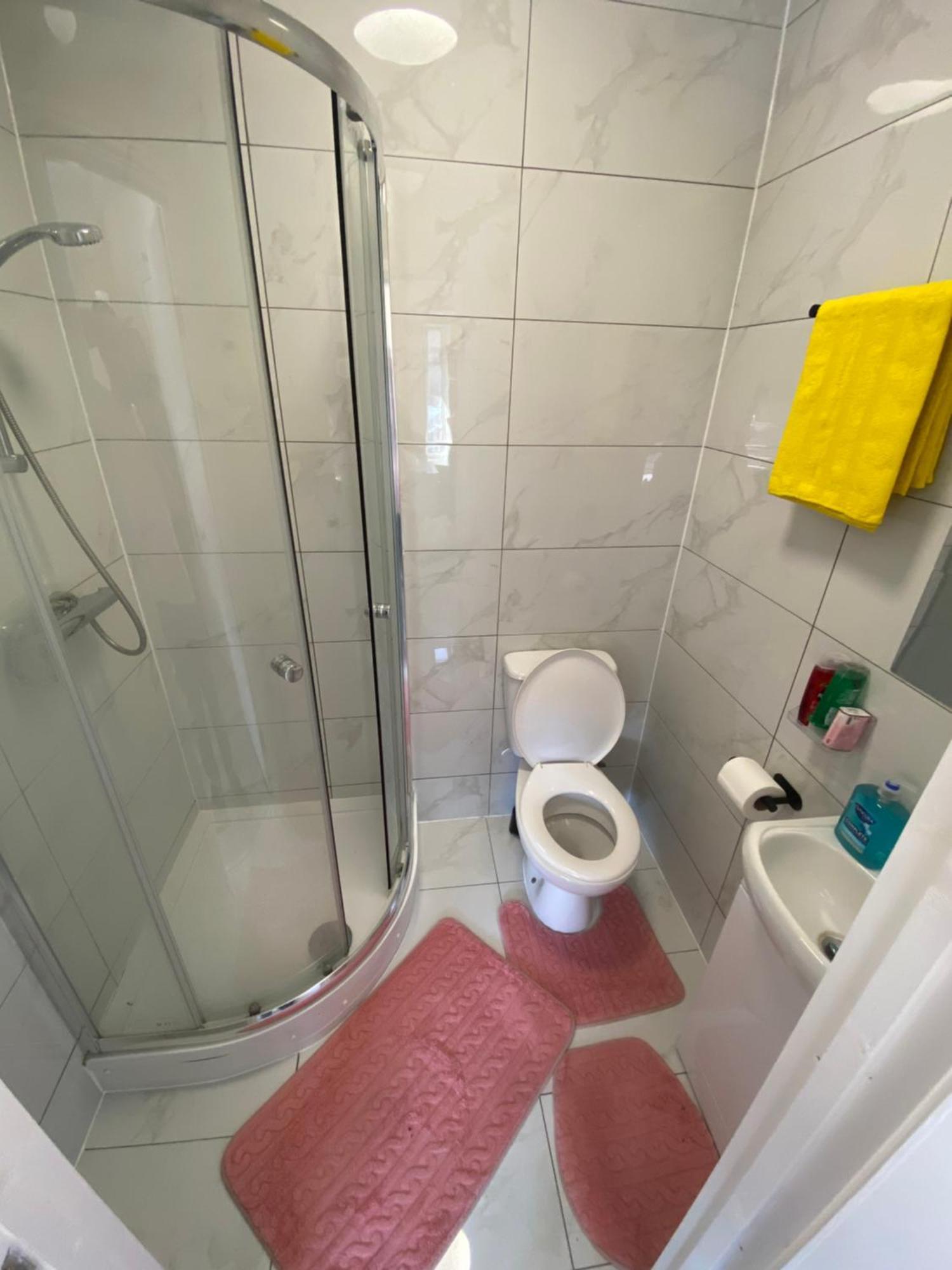 Galsworthy Avenue Homestay *