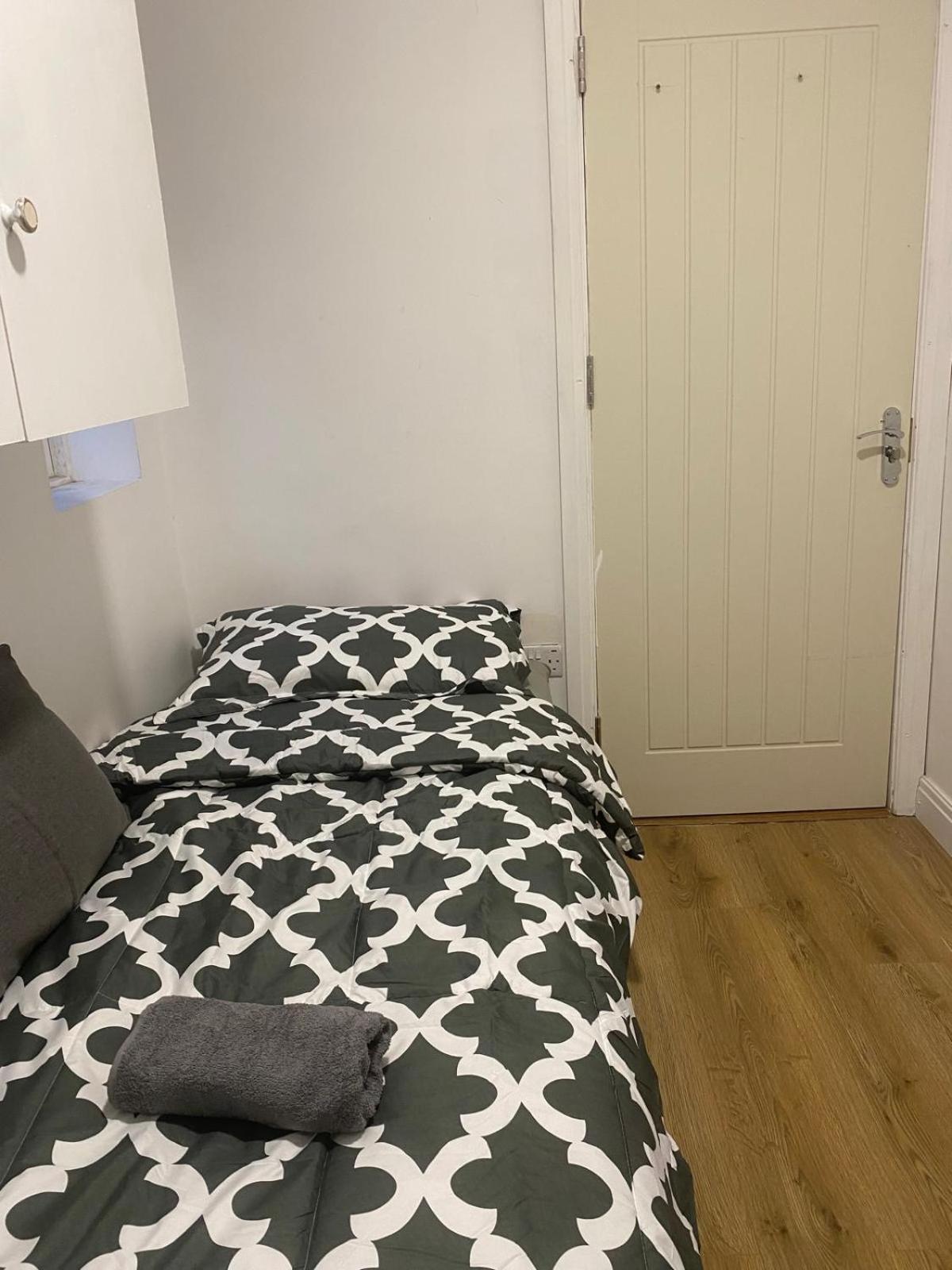 Homestay Comfy Private Wembley Stadium 6 Minutes Away *