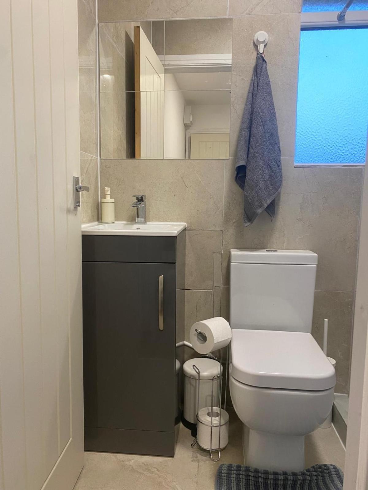 Comfy Private Wembley Stadium 6 Minutes Away Privatunterkunft London