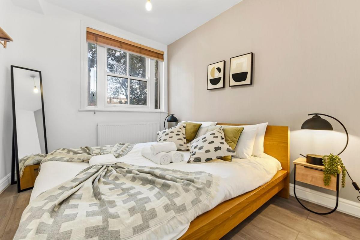 Charming 3br Flat With Ensuite Master And Balcony London