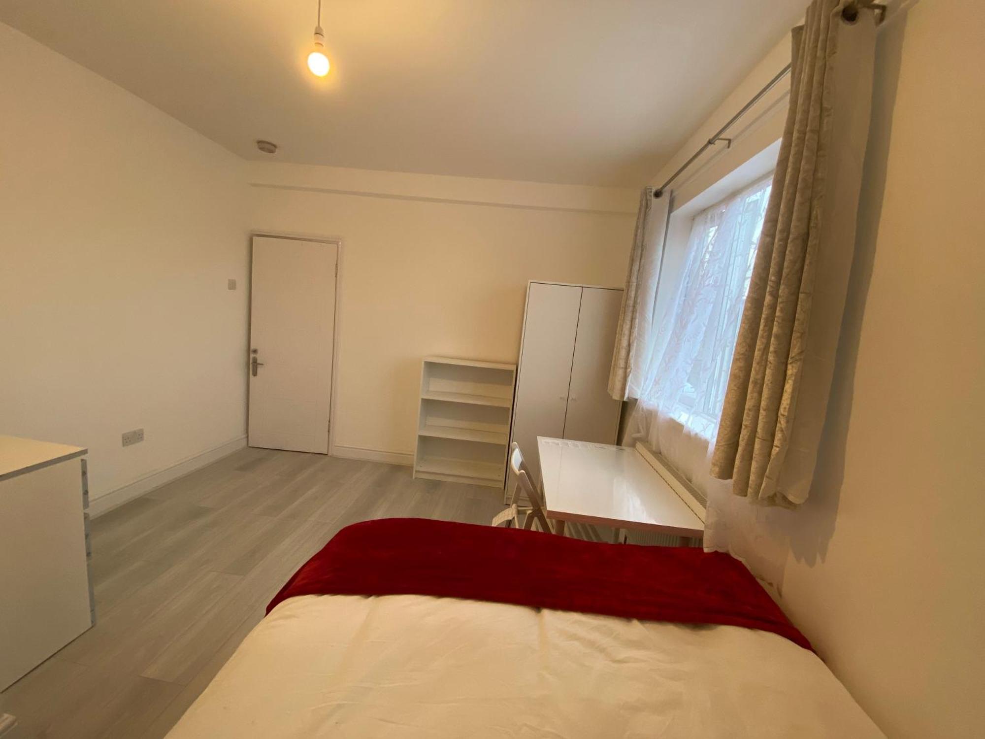 Galsworthy Avenue Homestay London