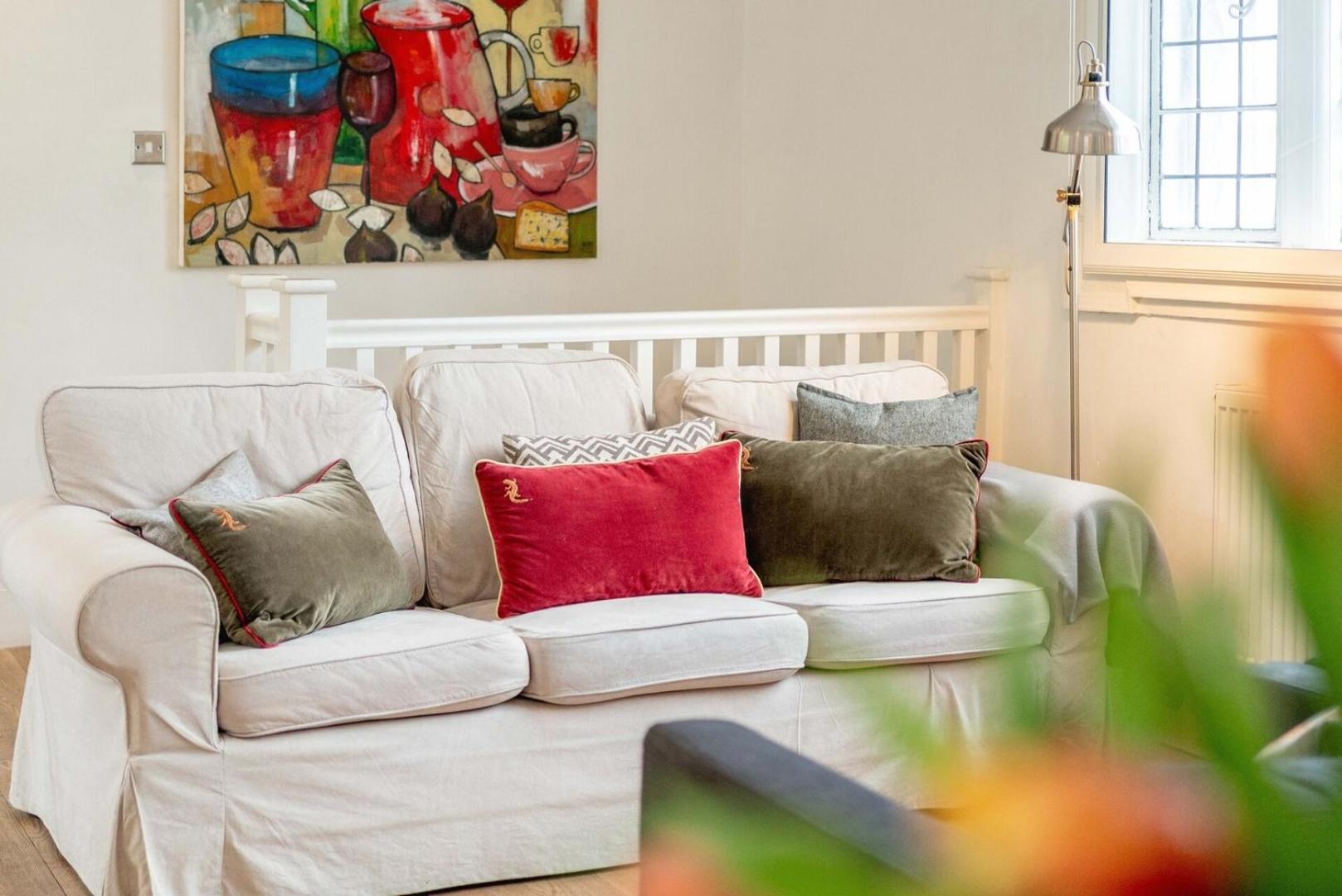 Chic 2bd Flat Opp. Earl's Court Station Apartment *