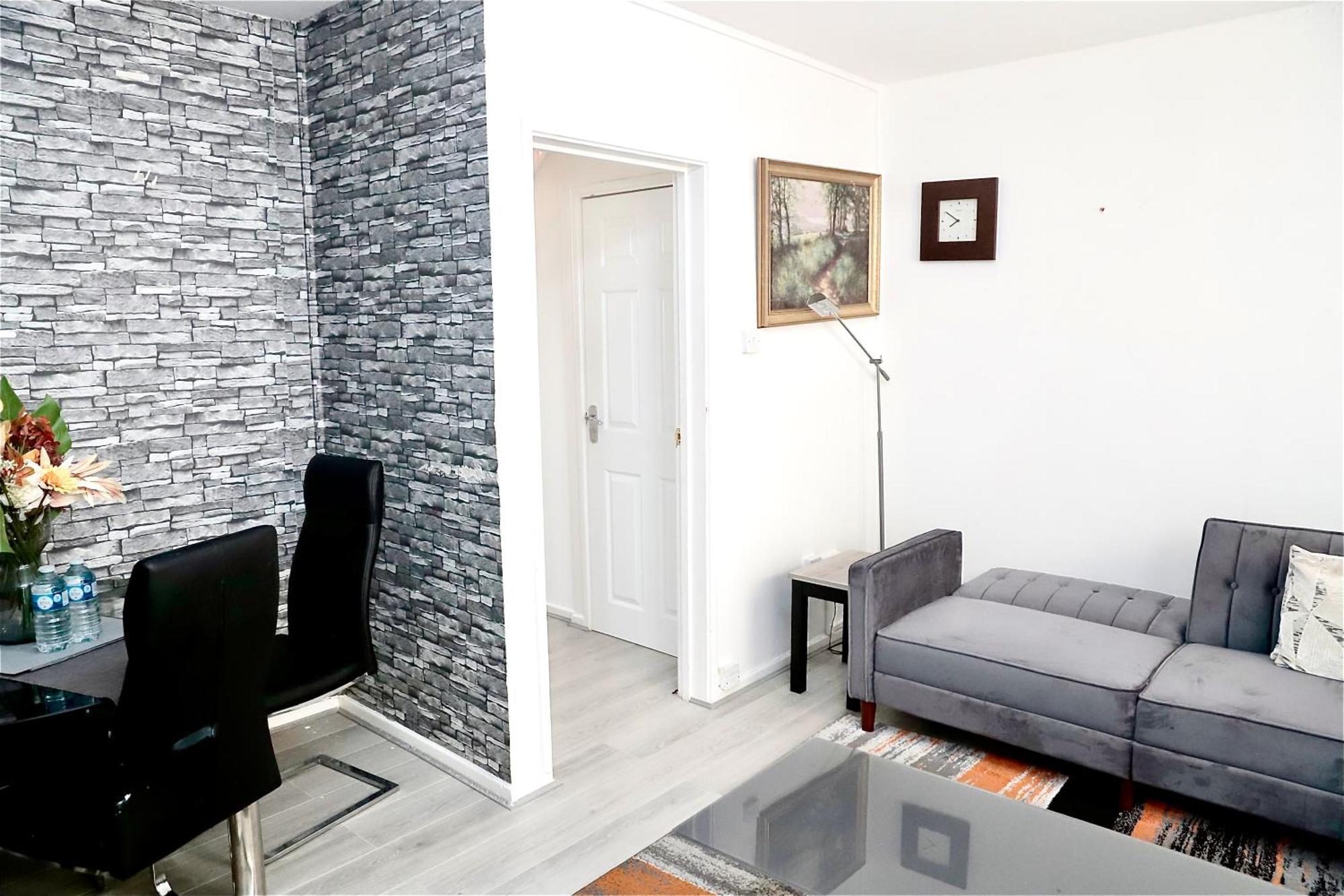 Maitland Luxury 2 Bedroom Greenwich With Good Living Space Sleeps 5 Guest- 1 Minute From Greenwich Dlr Station Apartment *