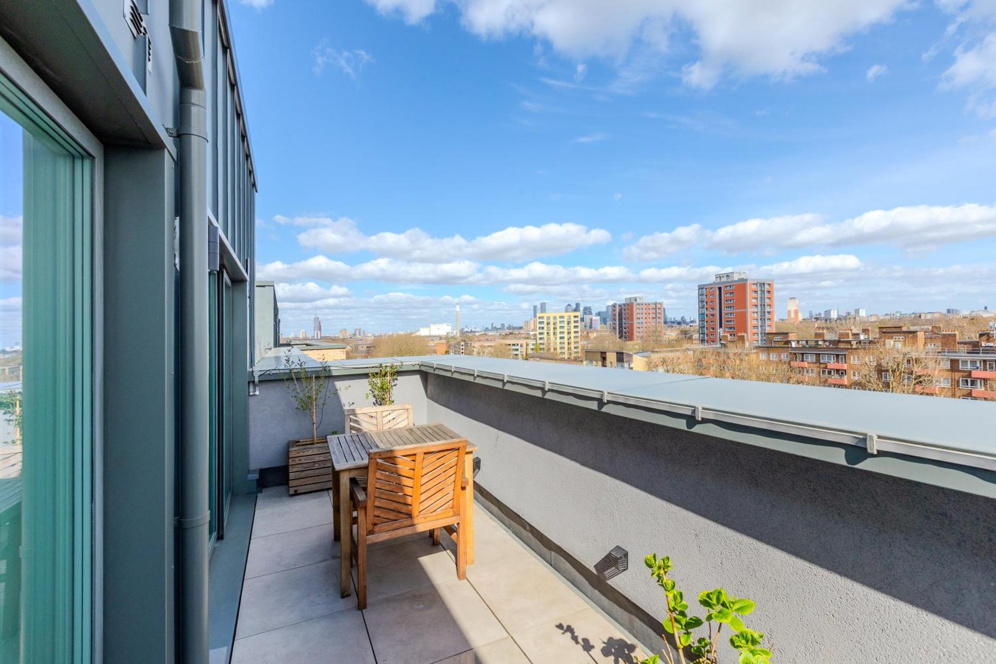 Apartment Magnificent New Cross 2br Penthouse With Balcony And Views London