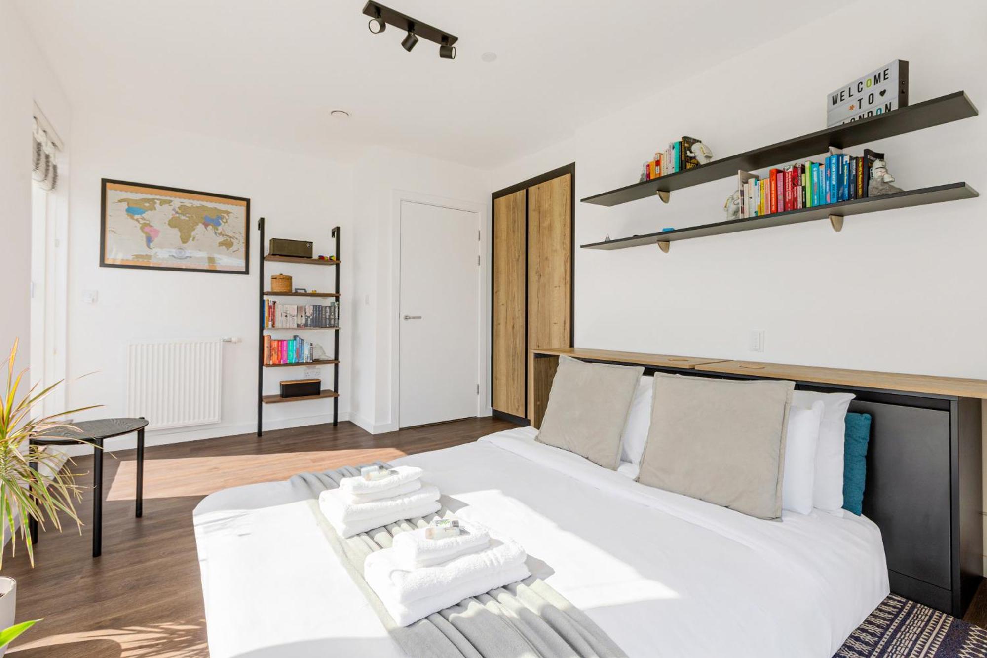 Magnificent New Cross 2br Penthouse With Balcony And Views London