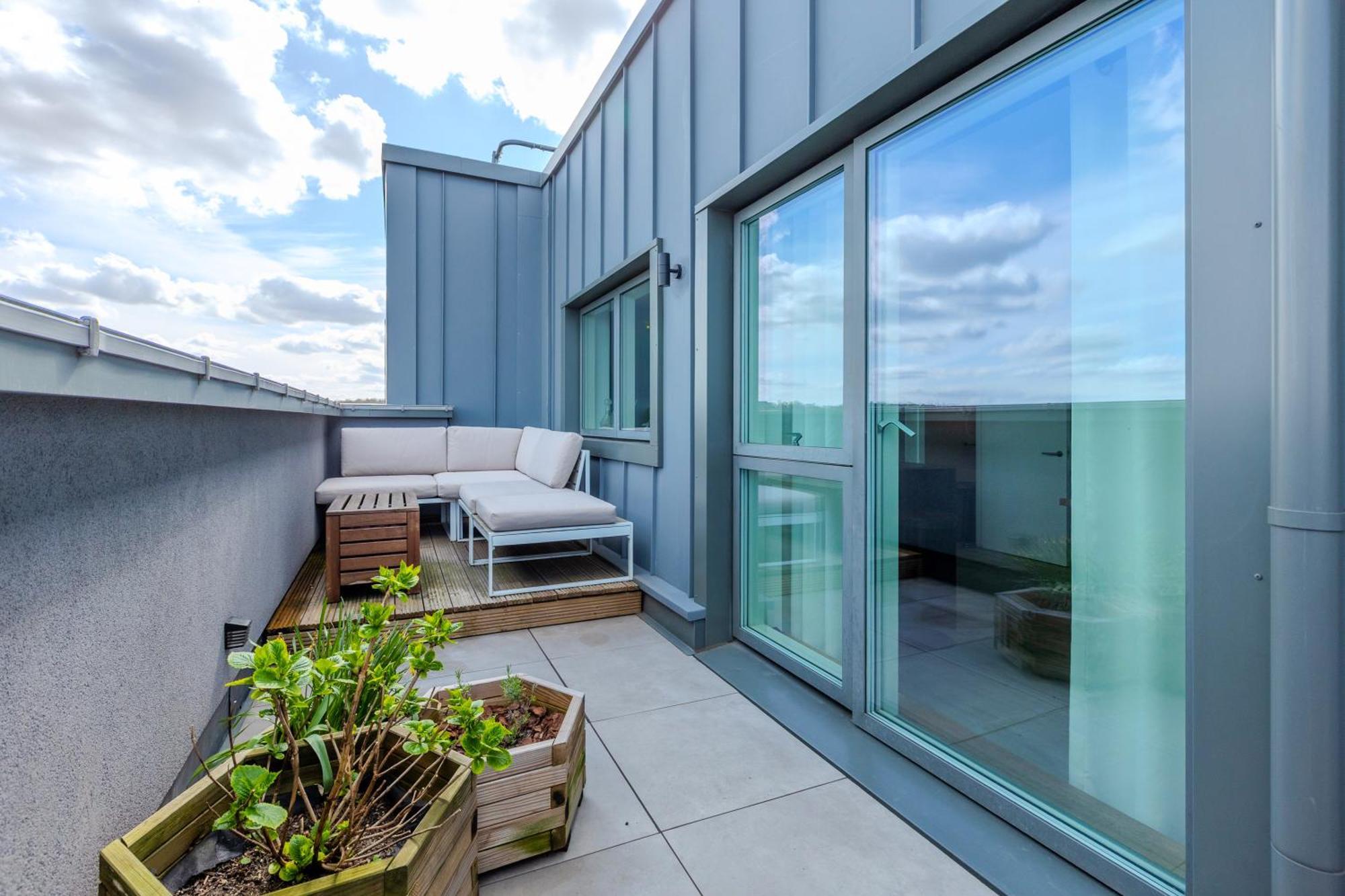 Apartment Magnificent New Cross 2br Penthouse With Balcony And Views London
