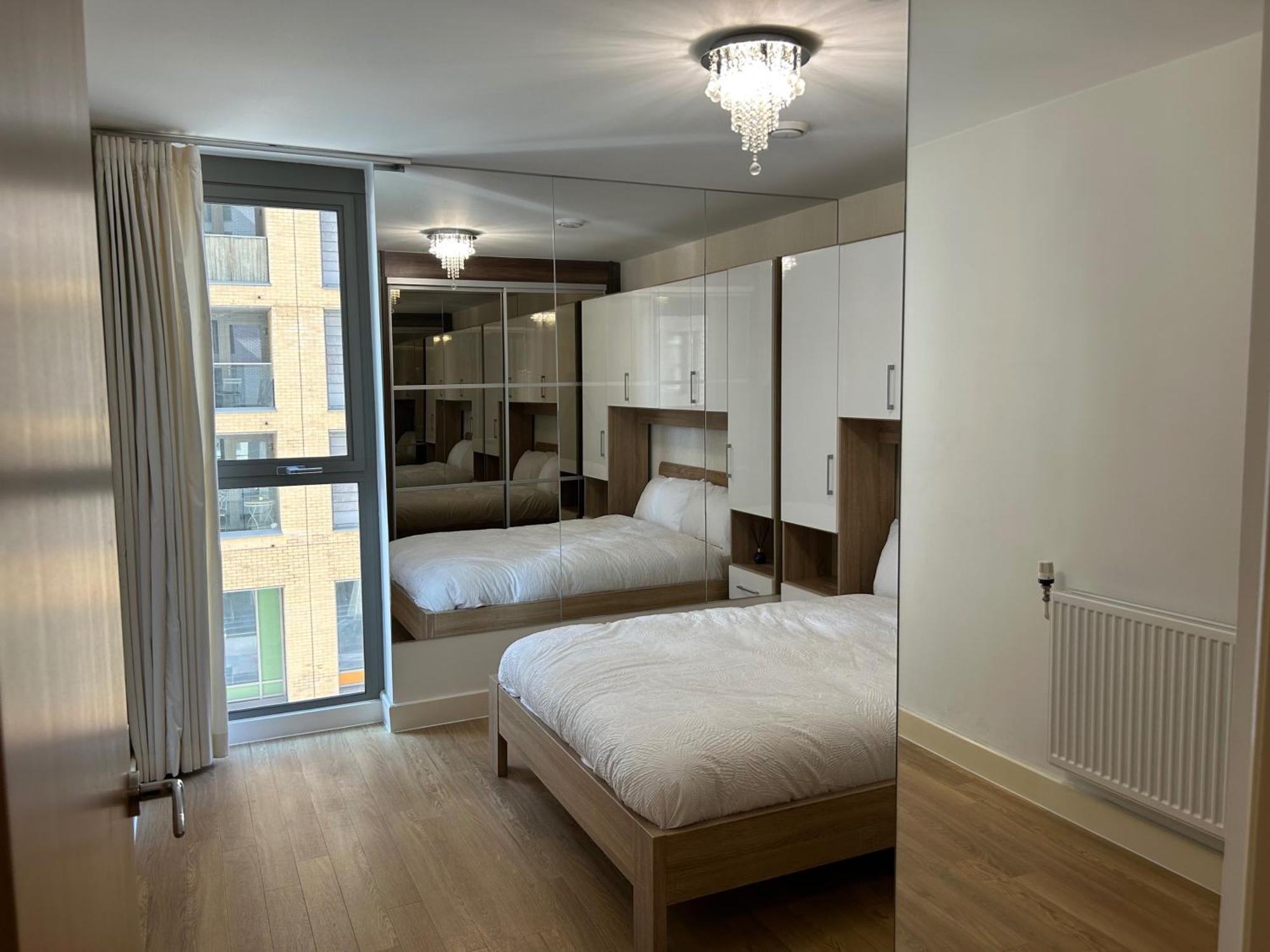 1-Bed Apt Sleeps 4 Central To Shops & Transport Londres