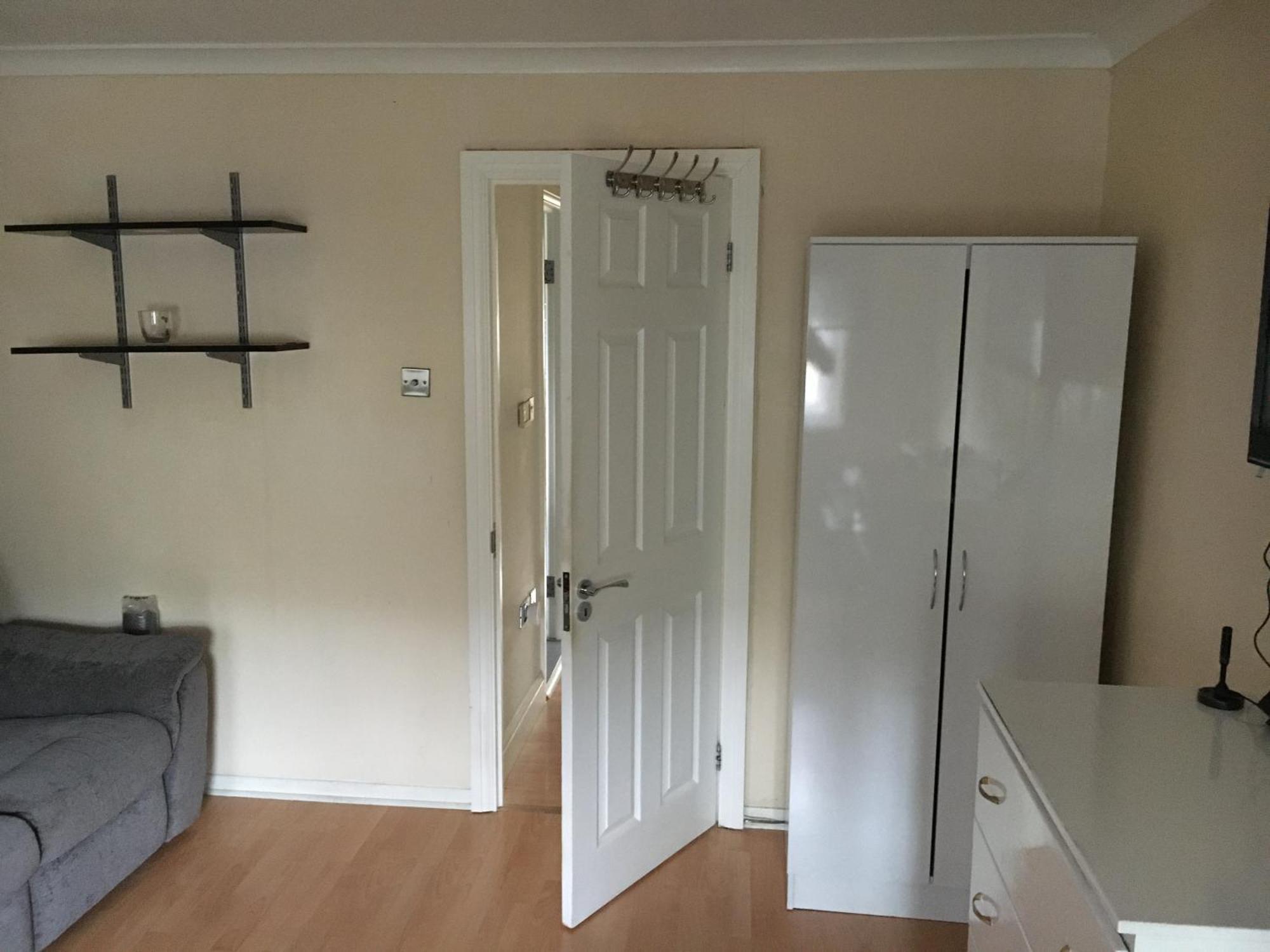 Guest house Newham Residence