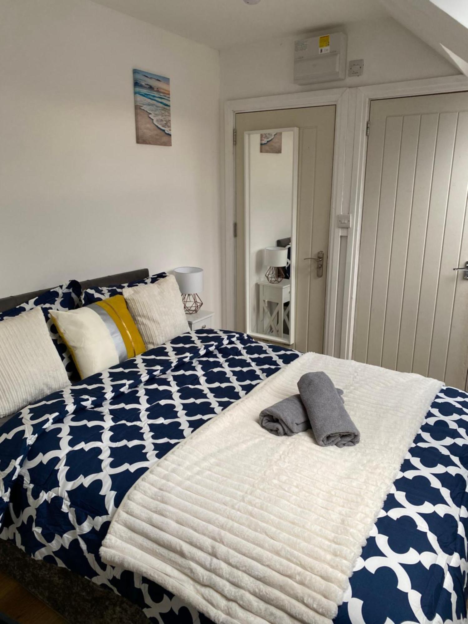 Comfy Private Wembley Stadium 6 Minutes Away Homestay