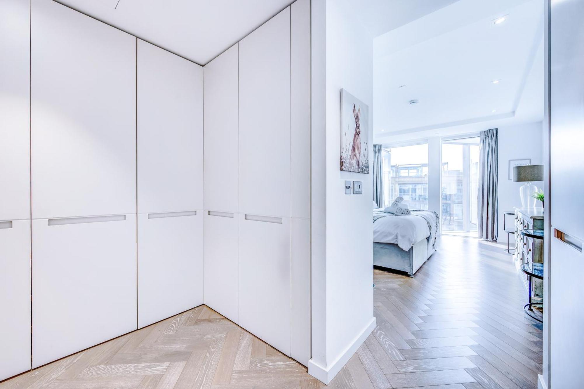 Apartment Pristine In Battersea By 53 Degrees Property, Ideal For Long Term Stays!