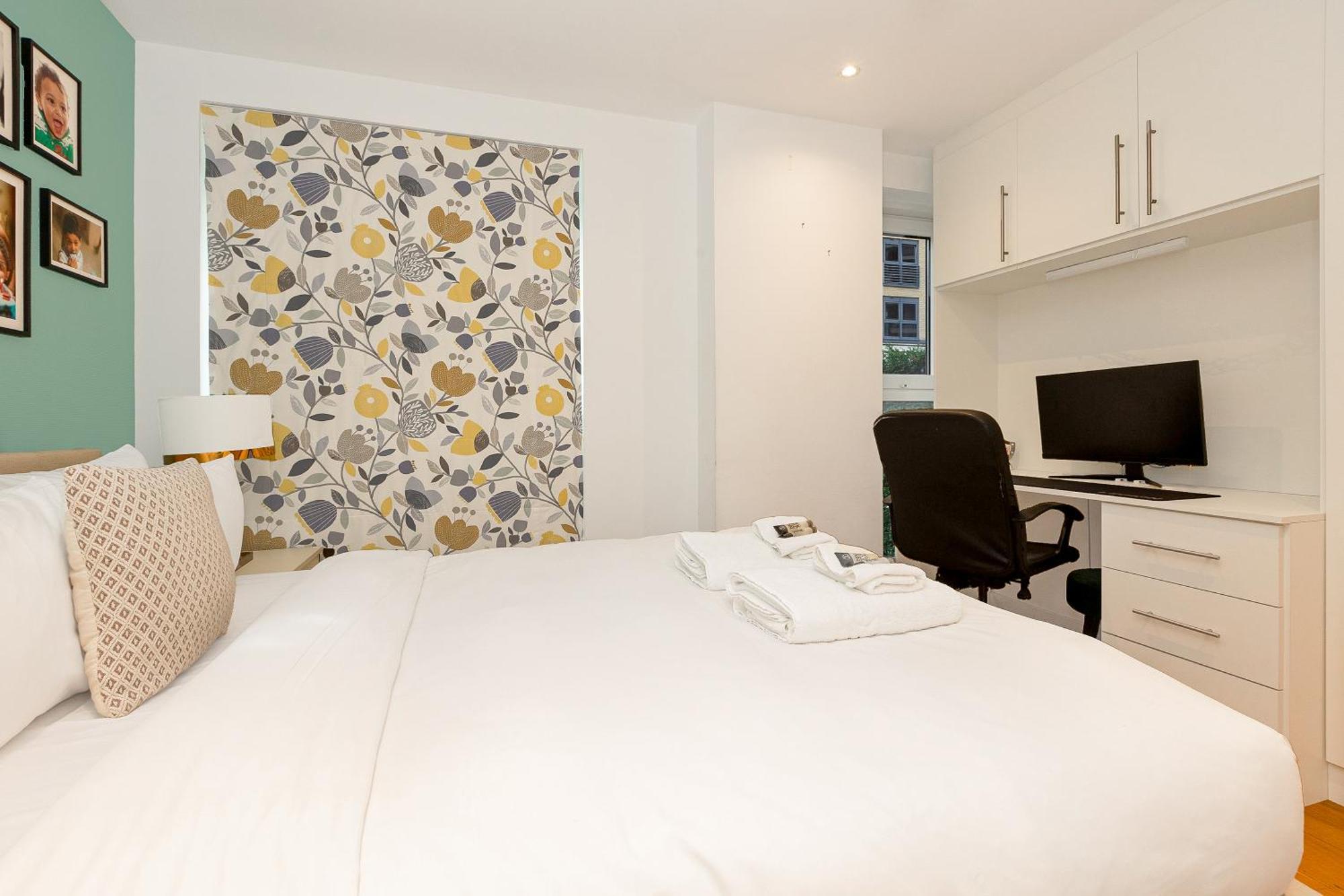 Apartamento Upscale 3br W Balcony, 3min Railway Station Londres