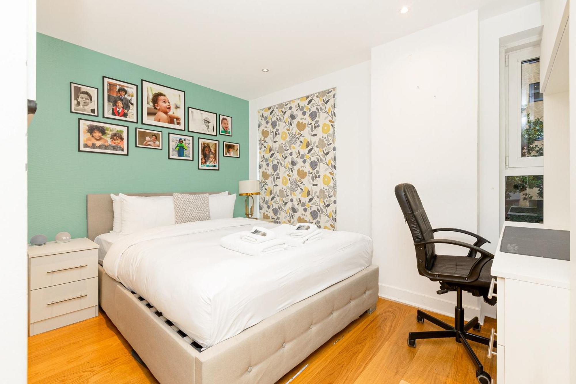 Upscale 3br W Balcony, 3min Railway Station Apartamento *
