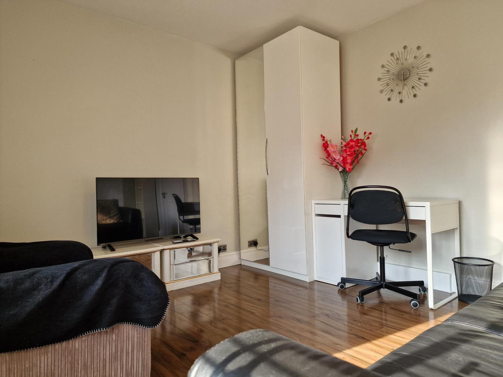 Apartment 2 Bed Close To