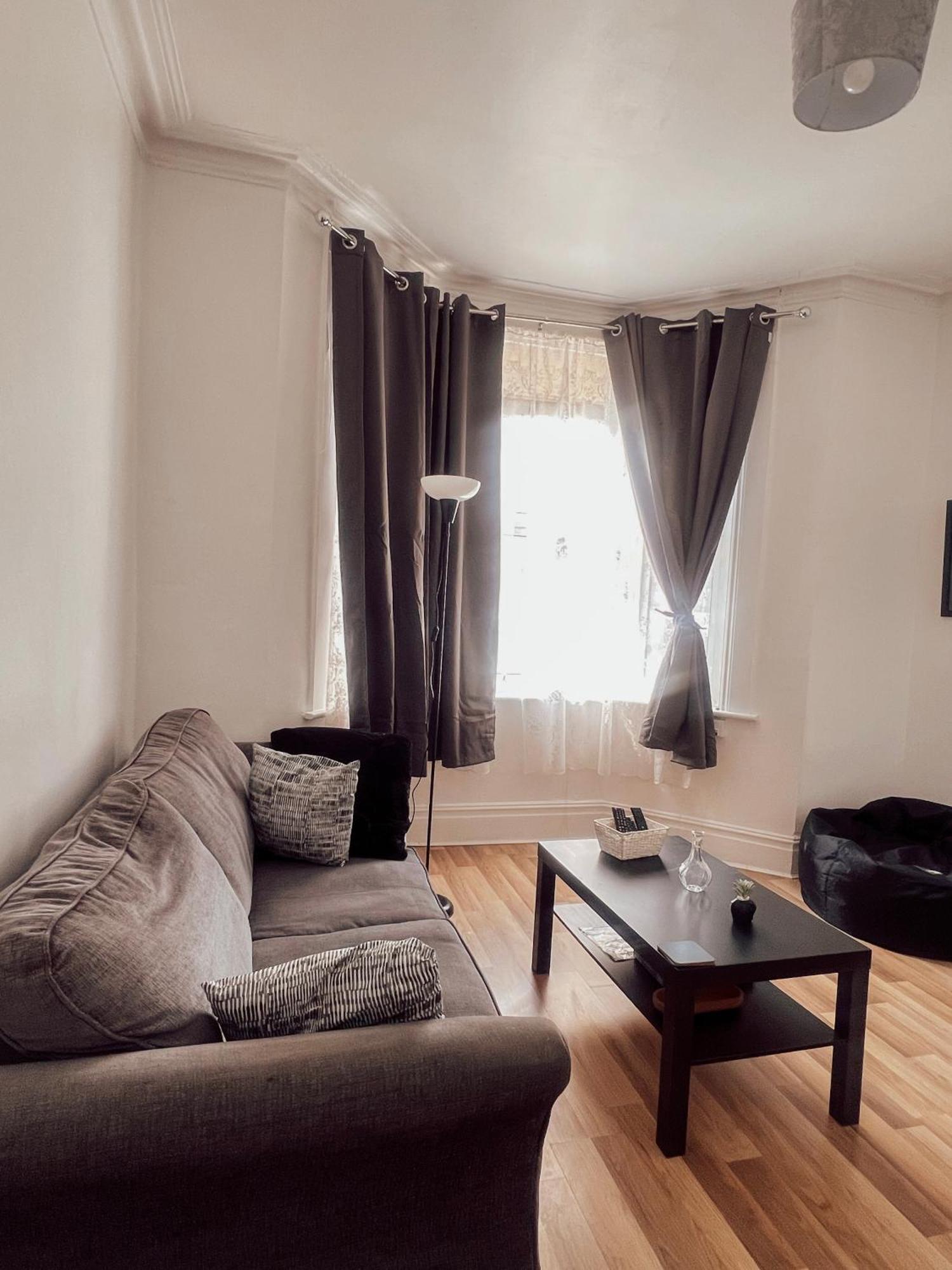 Big 1-bed Flat Elephant & Castle Apartment London