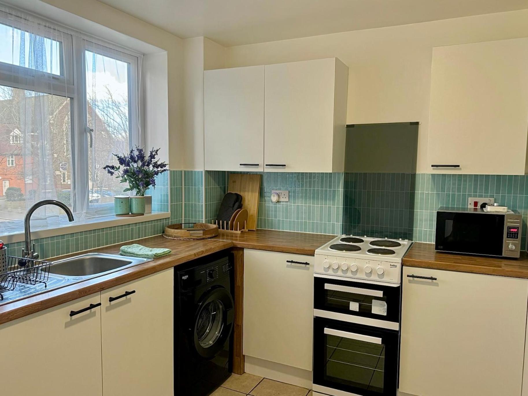 Your Cosy Get-away 5 Minutes From Canning Town Station, Near Excel & O2 * London
