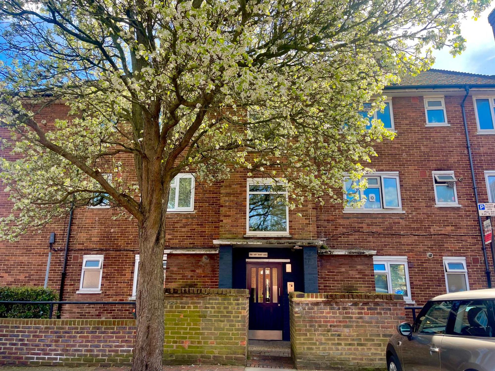 Your Cosy Get-away 5 Minutes From Canning Town Station, Near Excel & O2 Apartment London