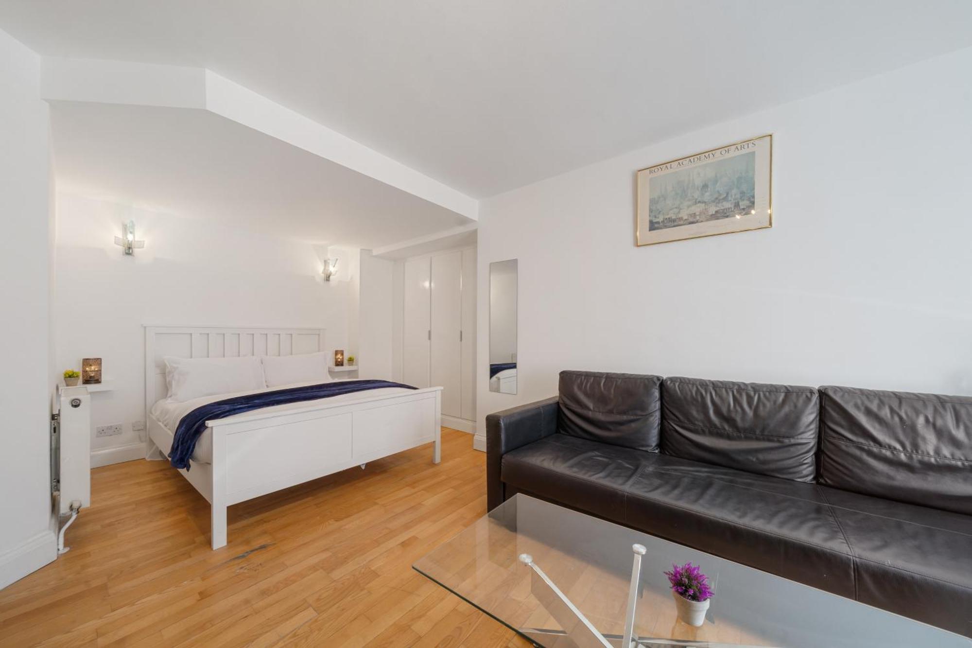 Apartment Stylish & Bright In The Heart Of Soho Unbeatable Location Wd8 London