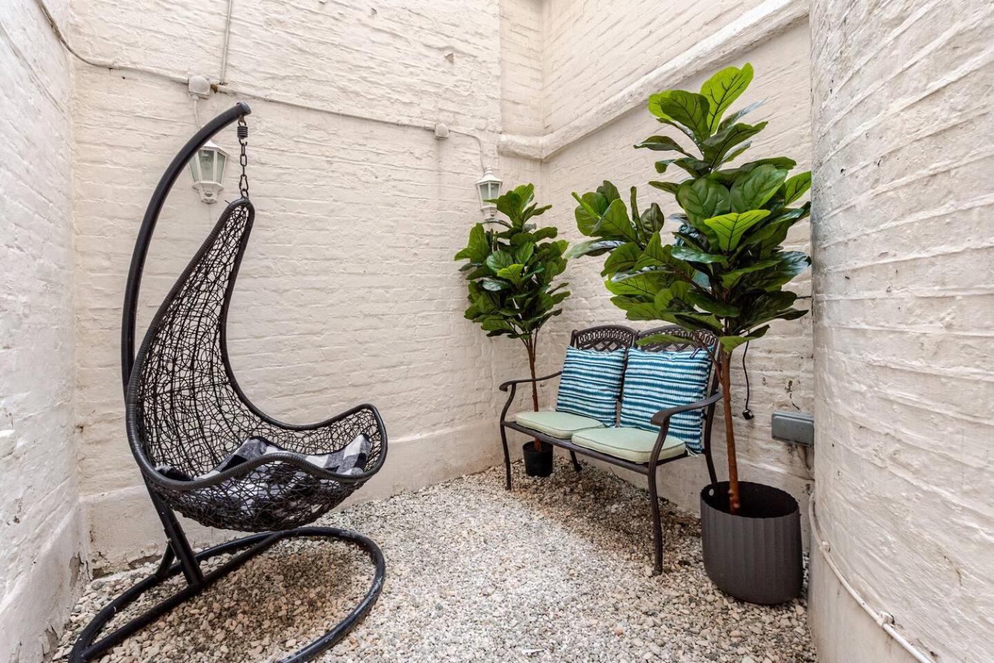 Secluded Modern Private By Buckingham Palace Apartment *