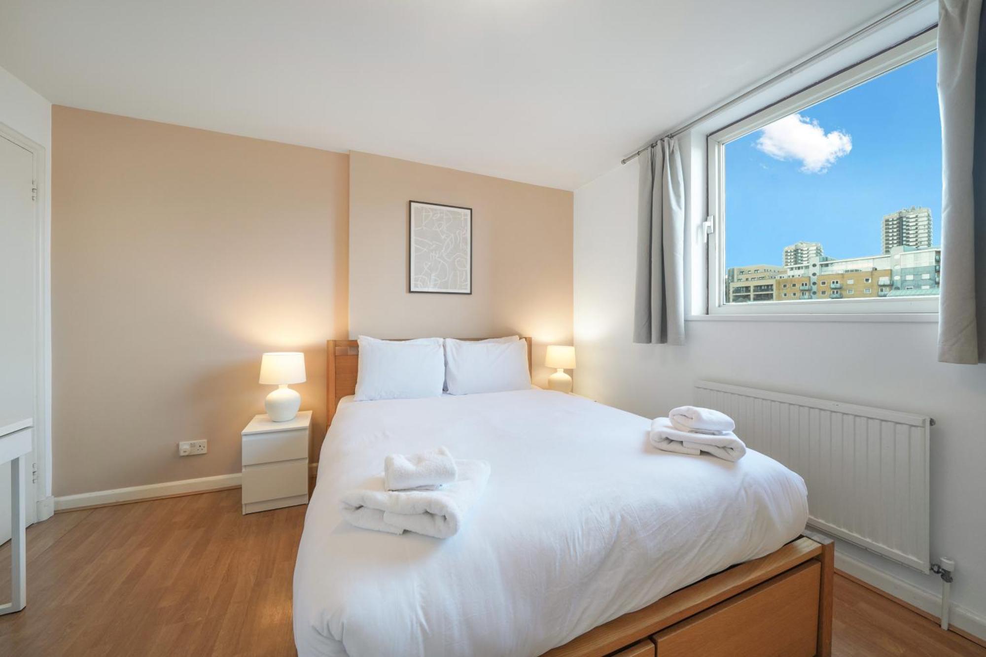 Apartment Timeless Elegance In Haggerston