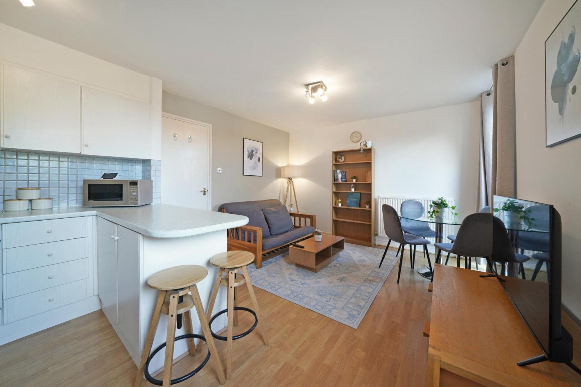 Timeless Elegance In Haggerston Apartment London