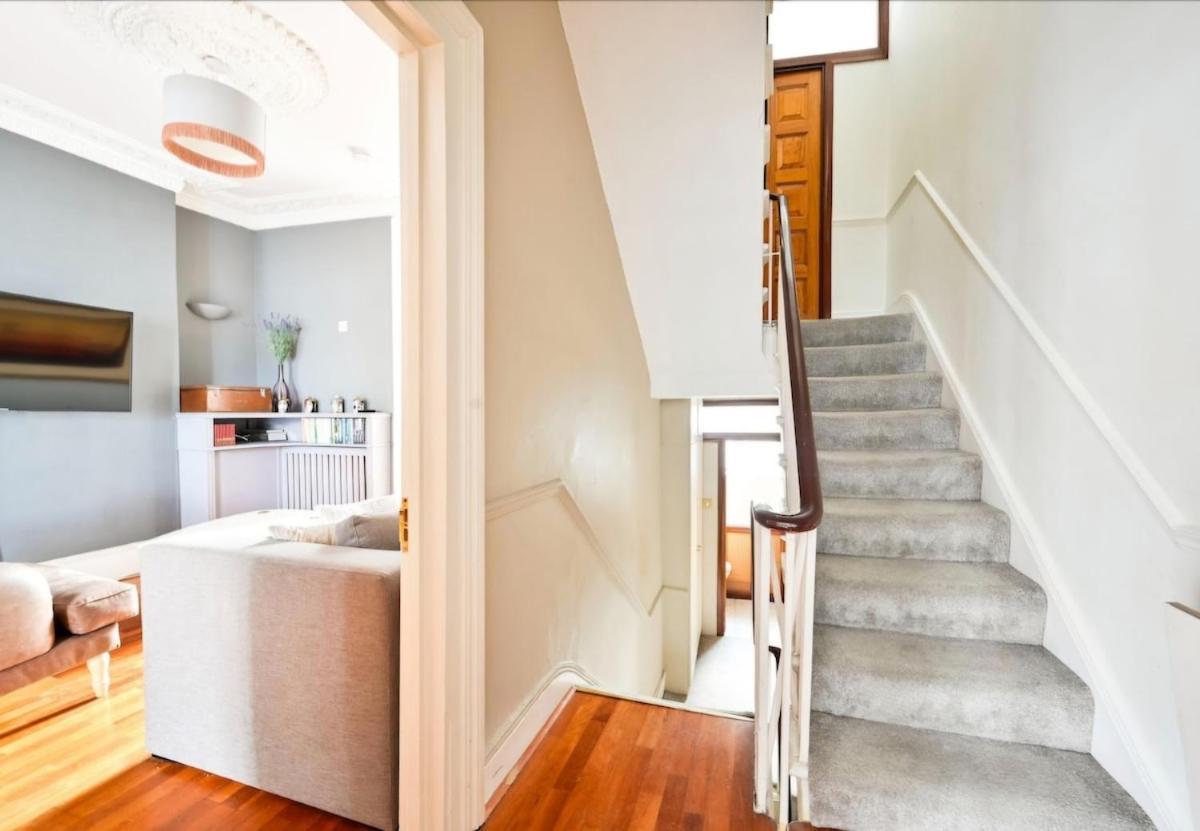 5 Bedrooms House In Chelsea Apartment *