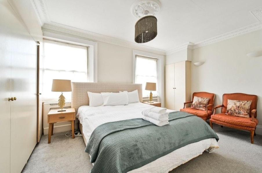 5 Bedrooms House In Chelsea
