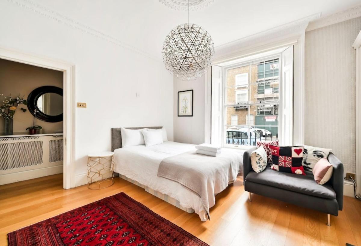 5 Bedrooms House In Chelsea London