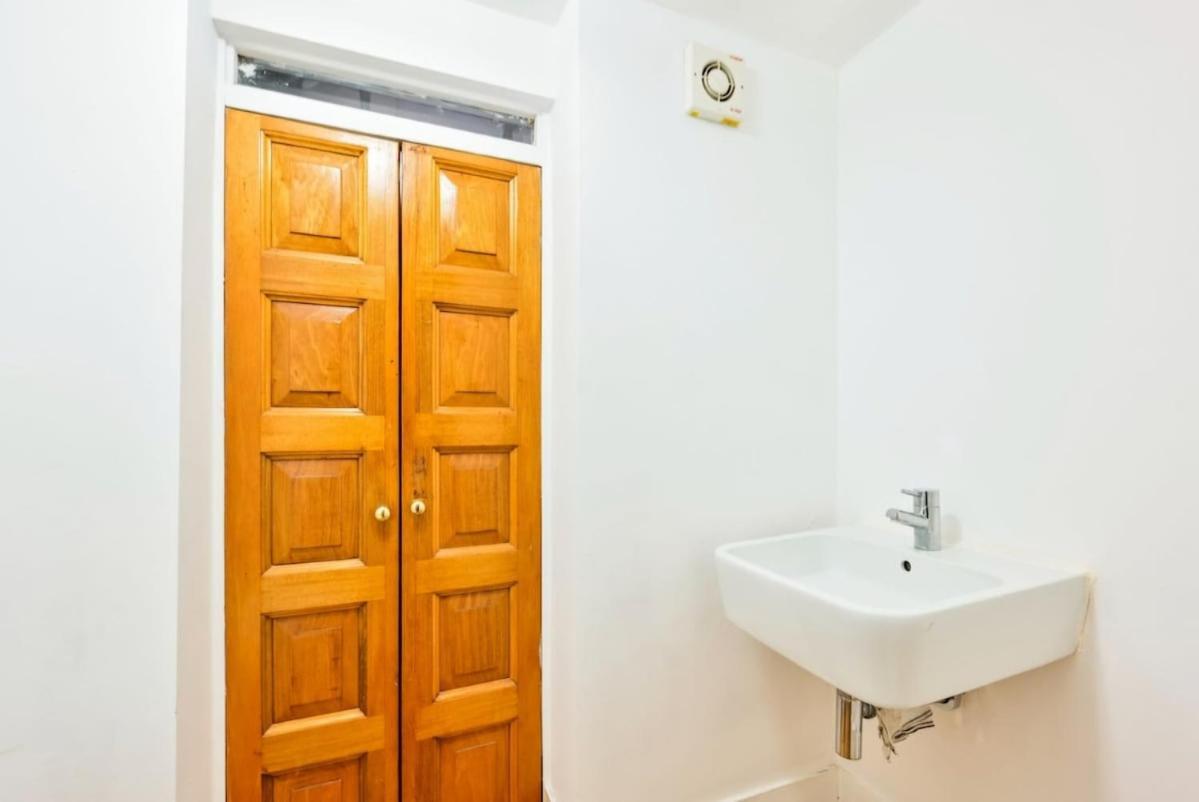 5 Bedrooms House In Chelsea