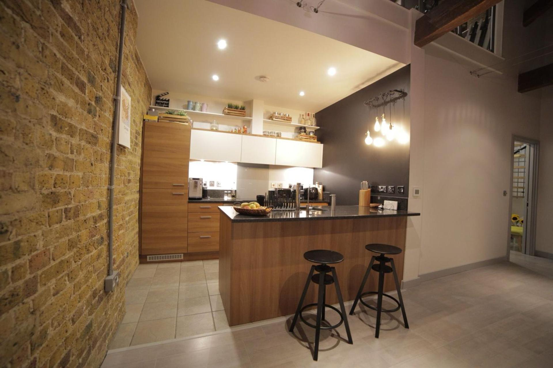 Luxurious Docklands Loft - Steps Away From Excel & Dlr - Free Parking Appartement *