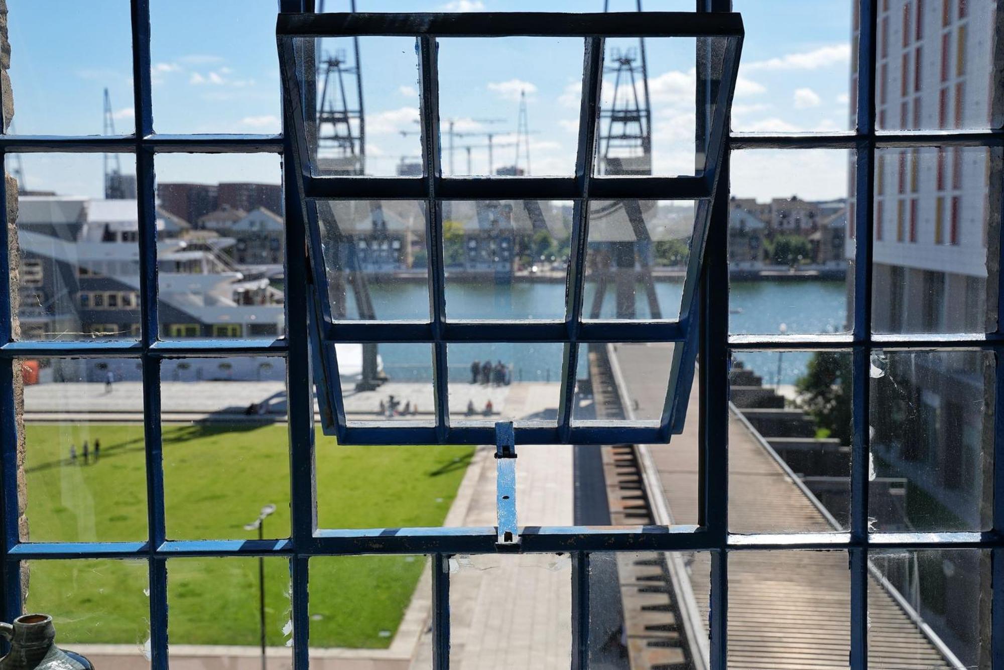 Appartement Luxurious Docklands Loft - Steps Away From Excel & Dlr - Free Parking Londen