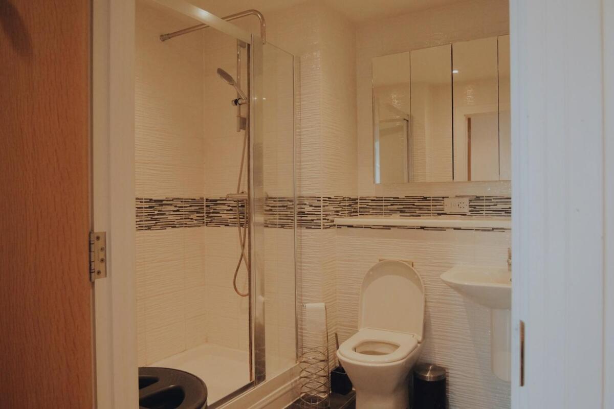Stunning Two Bedroom * Londen